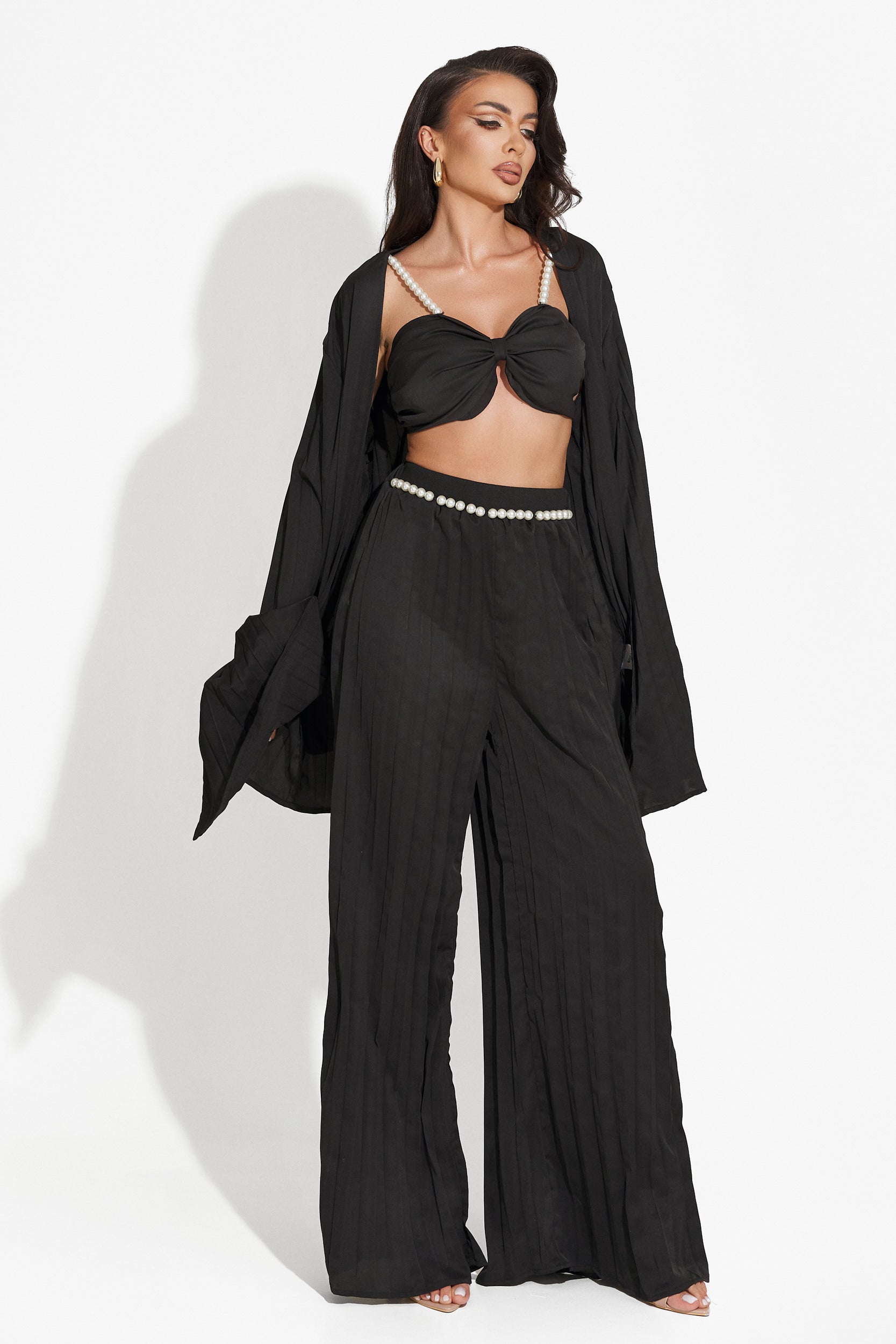 Complete with black pants Rifana Bogas