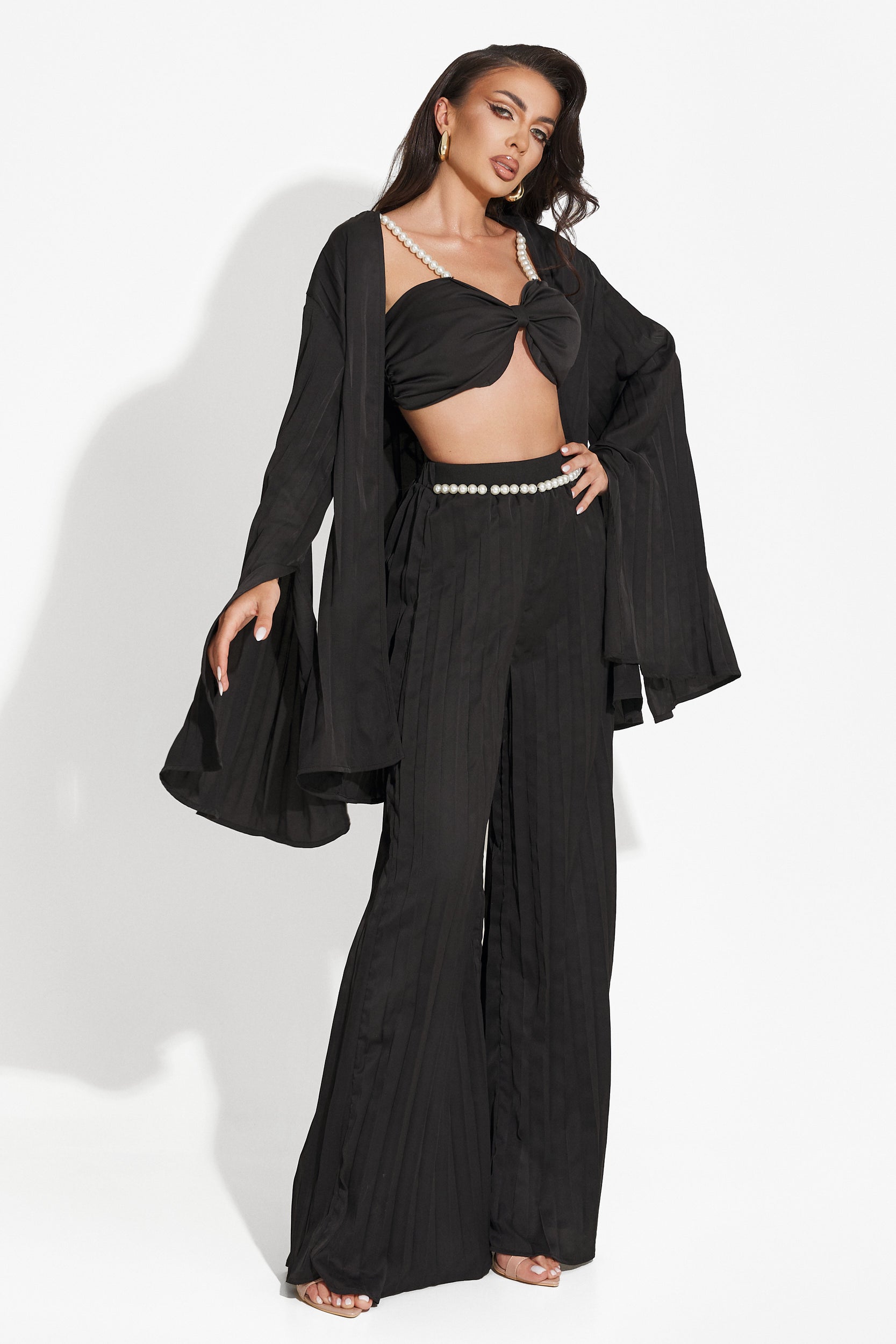 Complete with black pants Rifana Bogas
