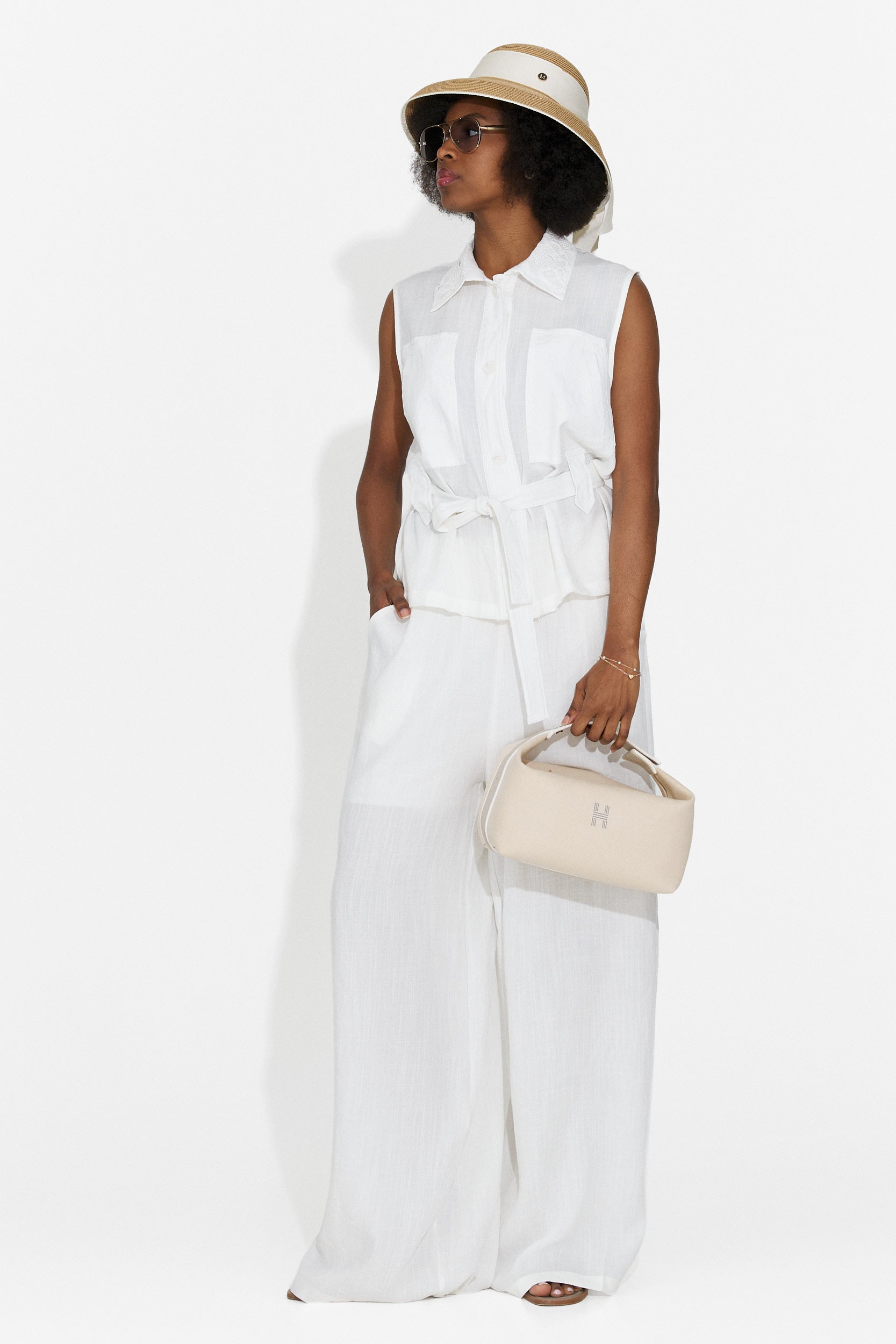 Compleu dama casual alb Camelia Bogas