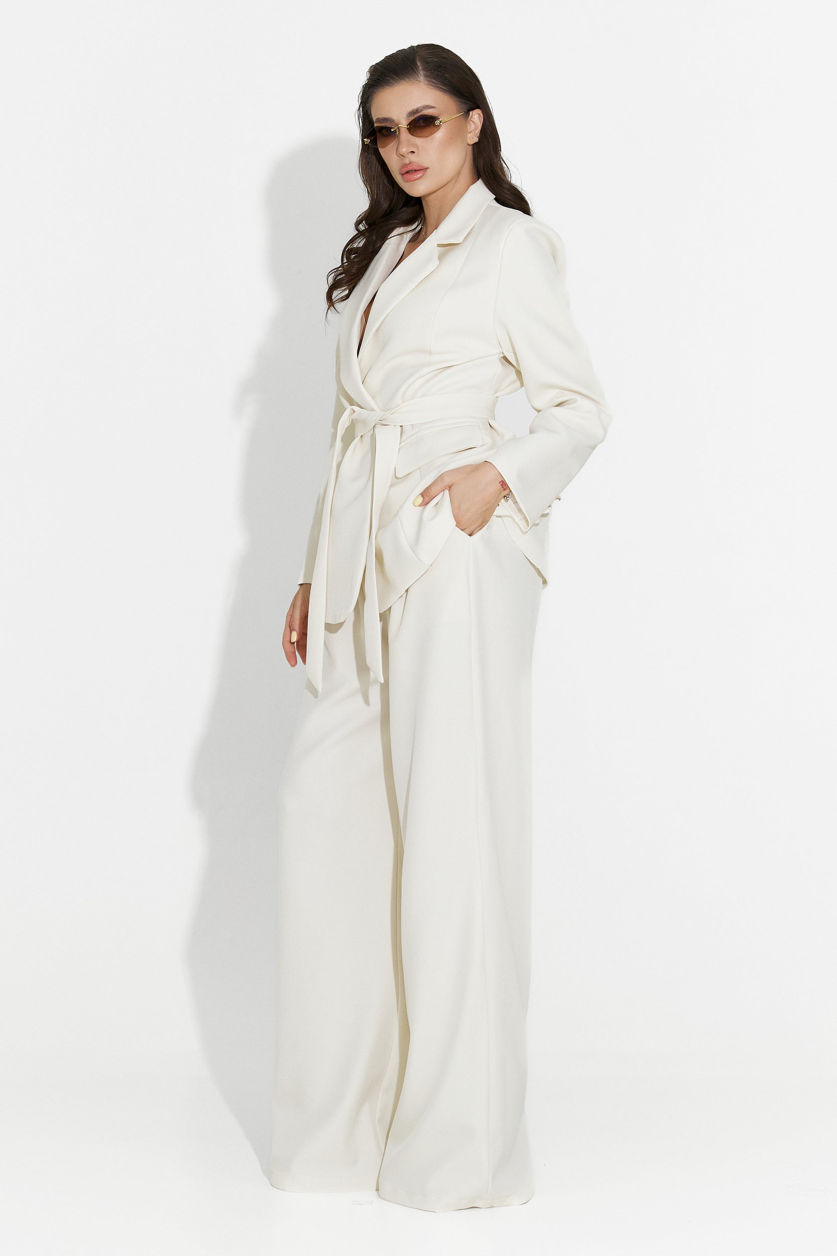Women's suit with beige pants Aydena Bogas