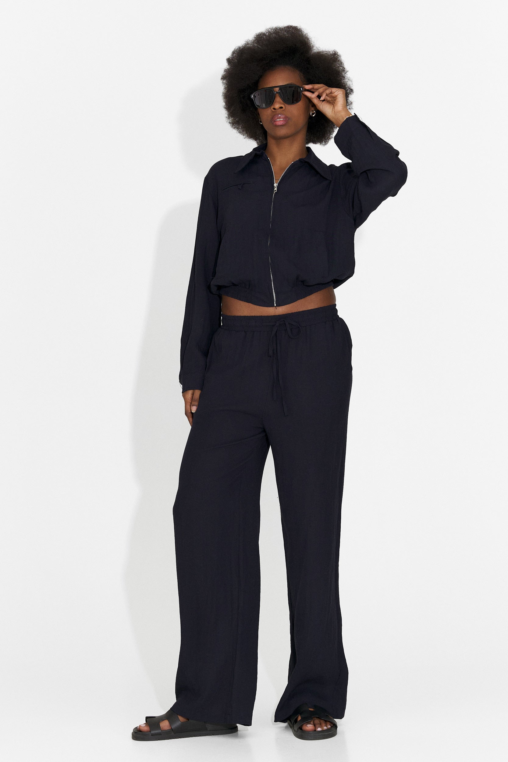 Compleu dama cu pantaloni bleumarin Tulip Bogas