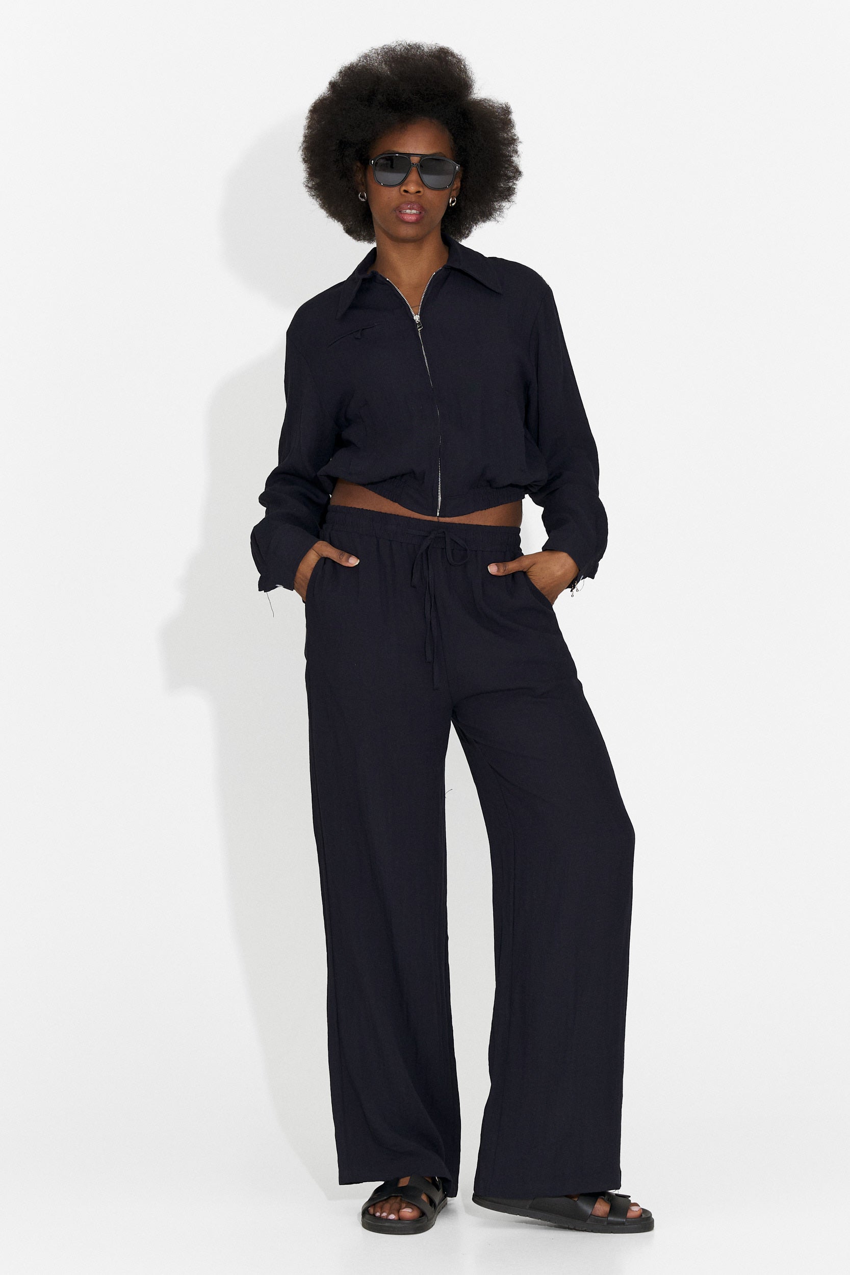 Compleu dama cu pantaloni bleumarin Tulip Bogas
