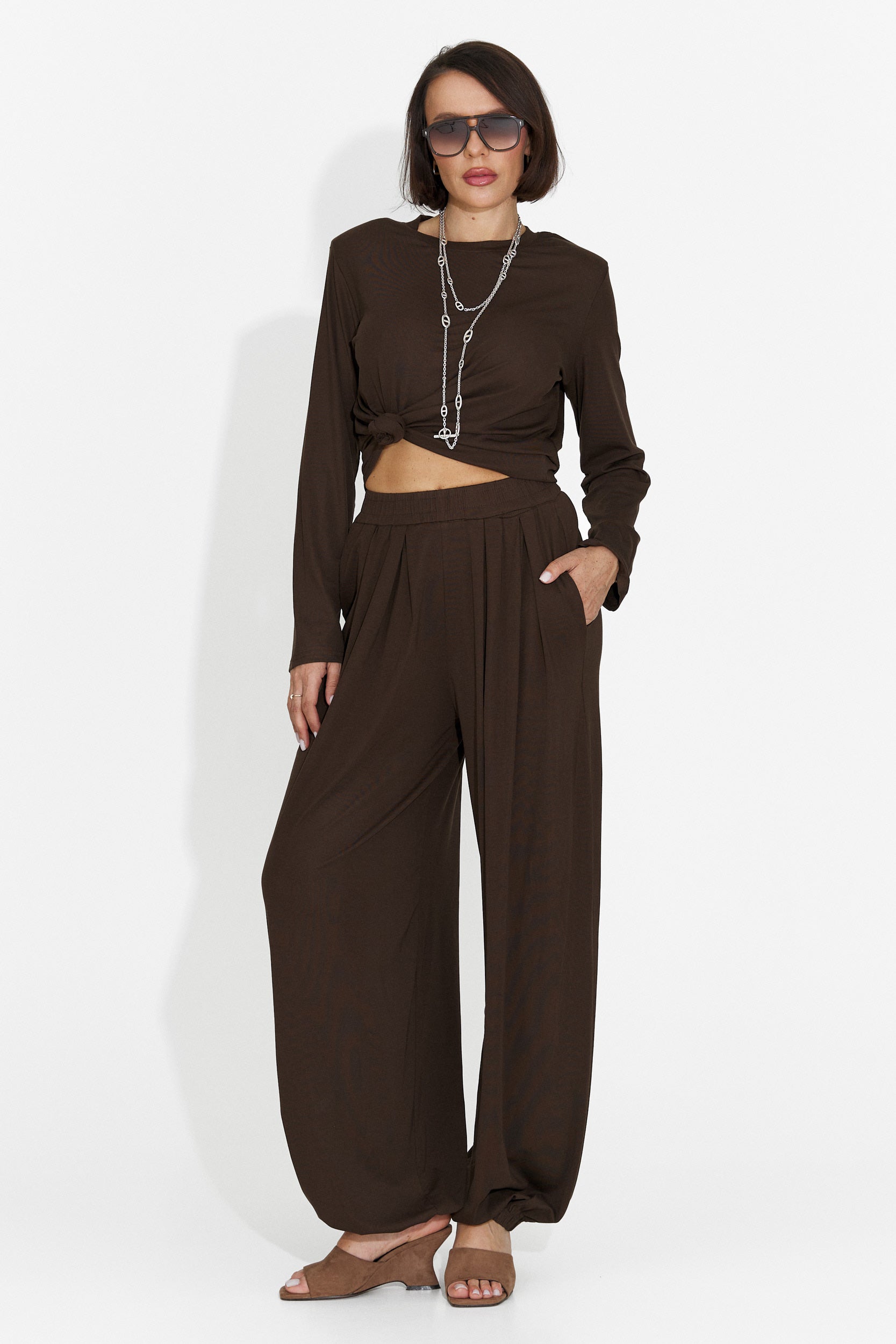 Compleu dama cu pantaloni maro Namay Bogas