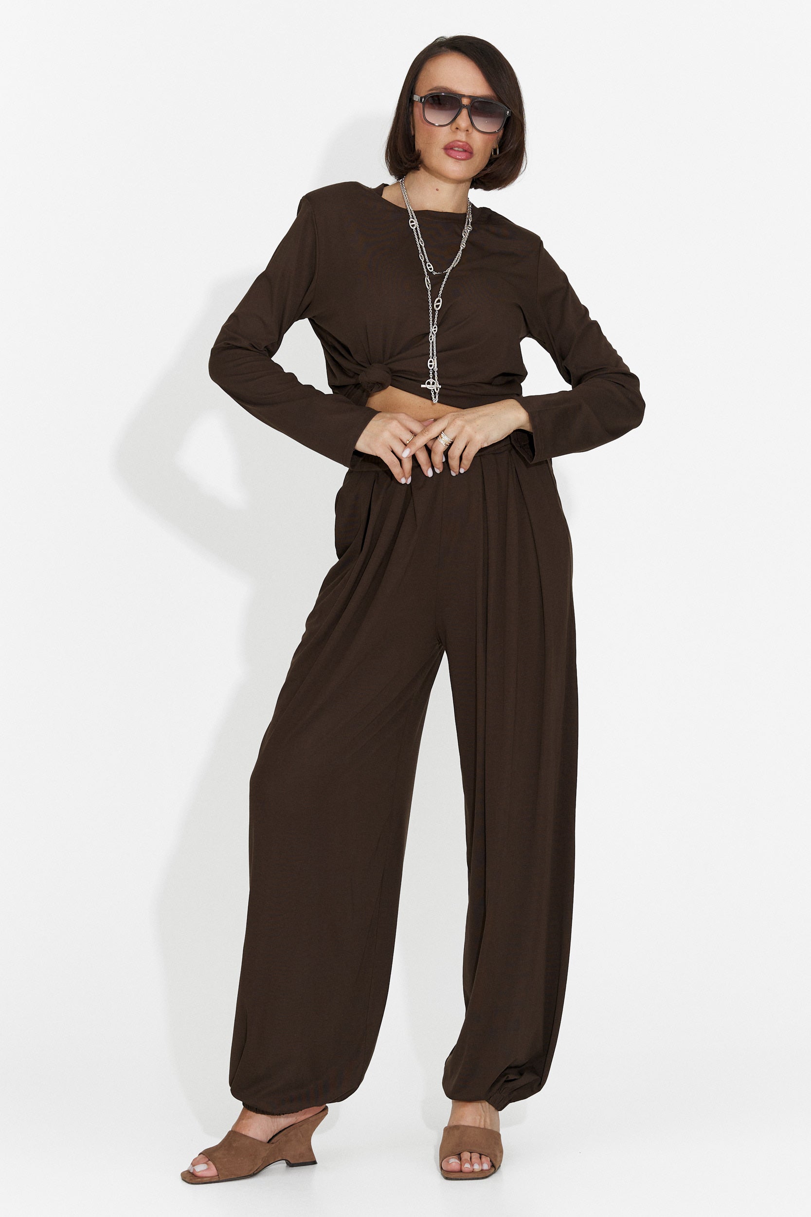 Compleu dama cu pantaloni maro Namay Bogas