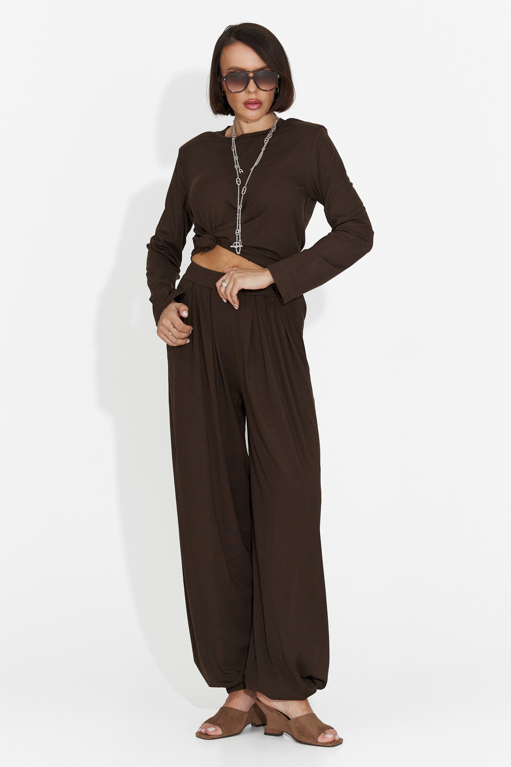 Compleu dama cu pantaloni maro Namay Bogas
