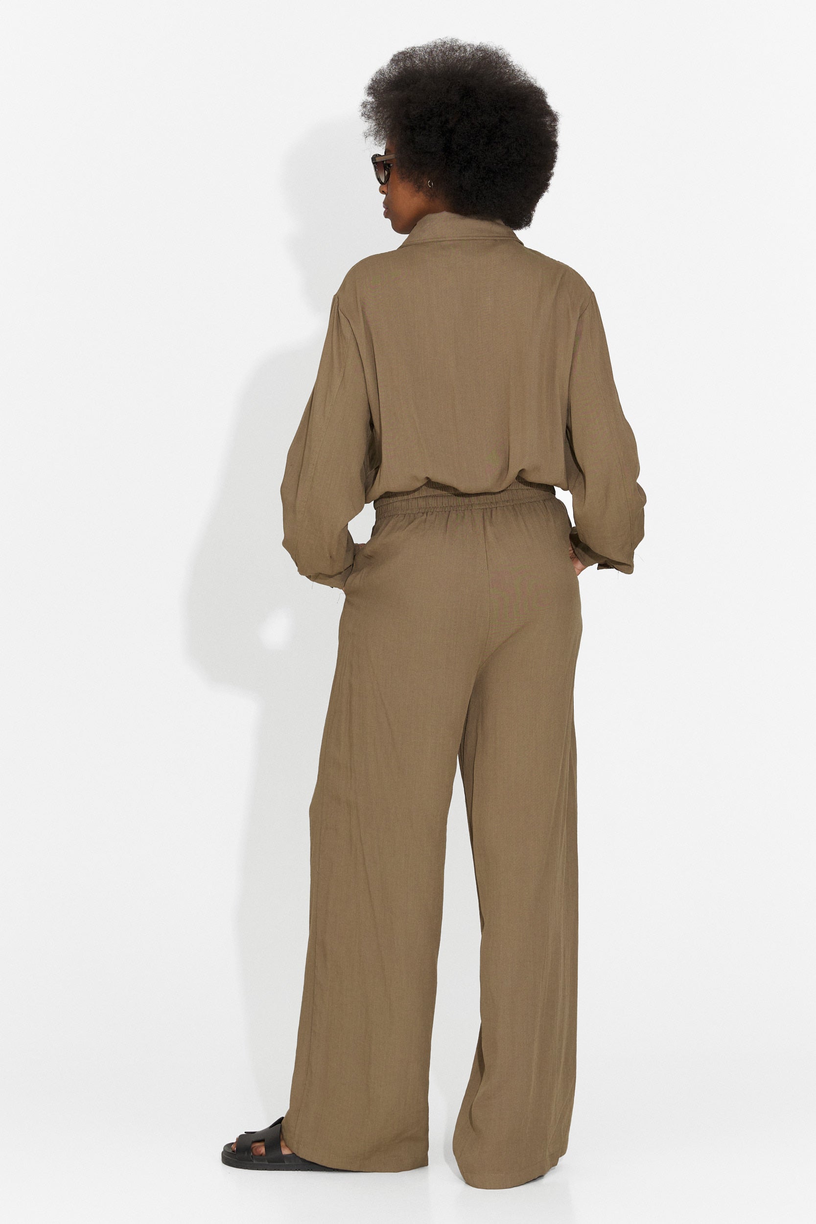 Compleu dama cu pantaloni maro Tulip Bogas