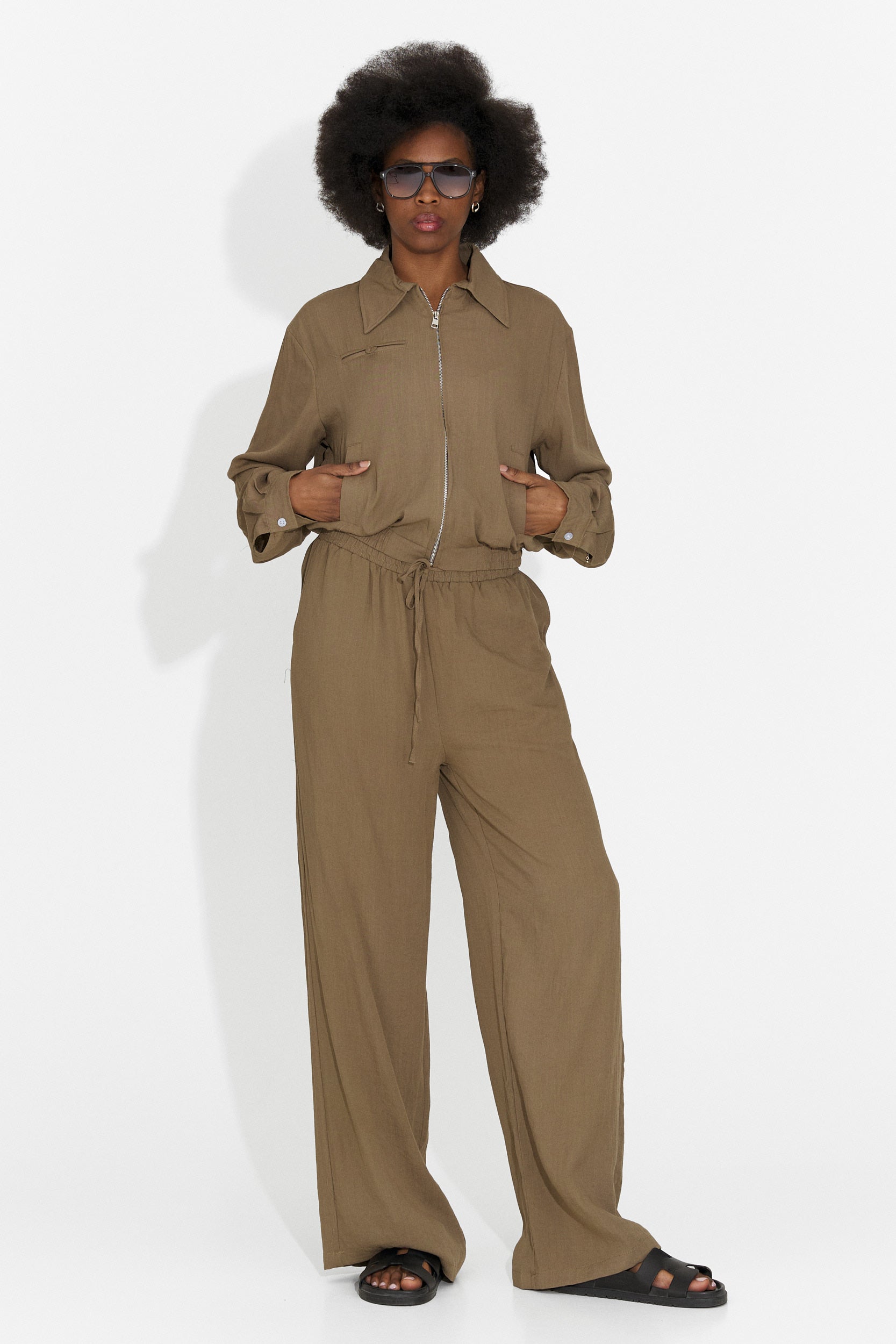 Compleu dama cu pantaloni maro Tulip Bogas