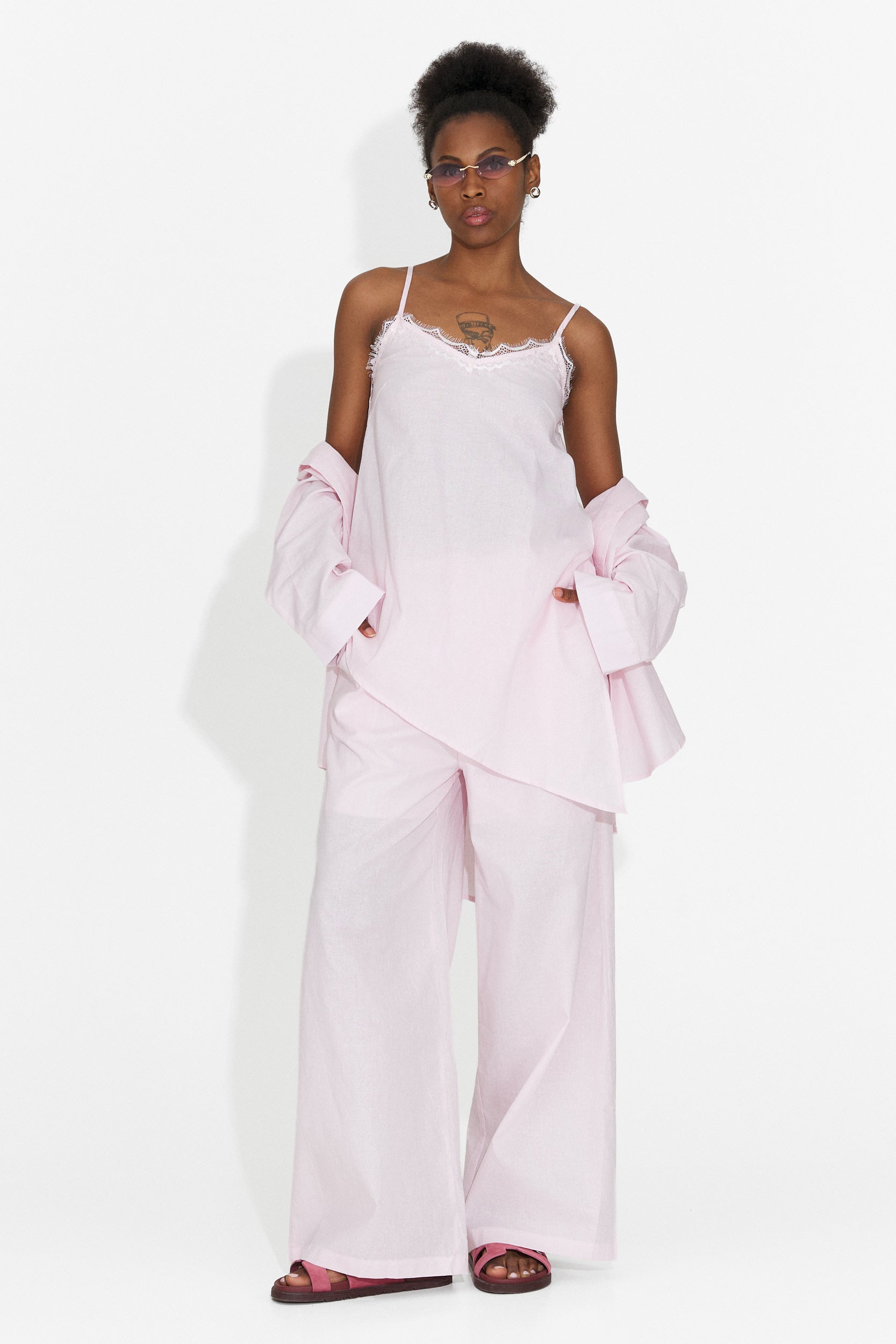 Compleu dama cu pantaloni roz Alicata Bogas