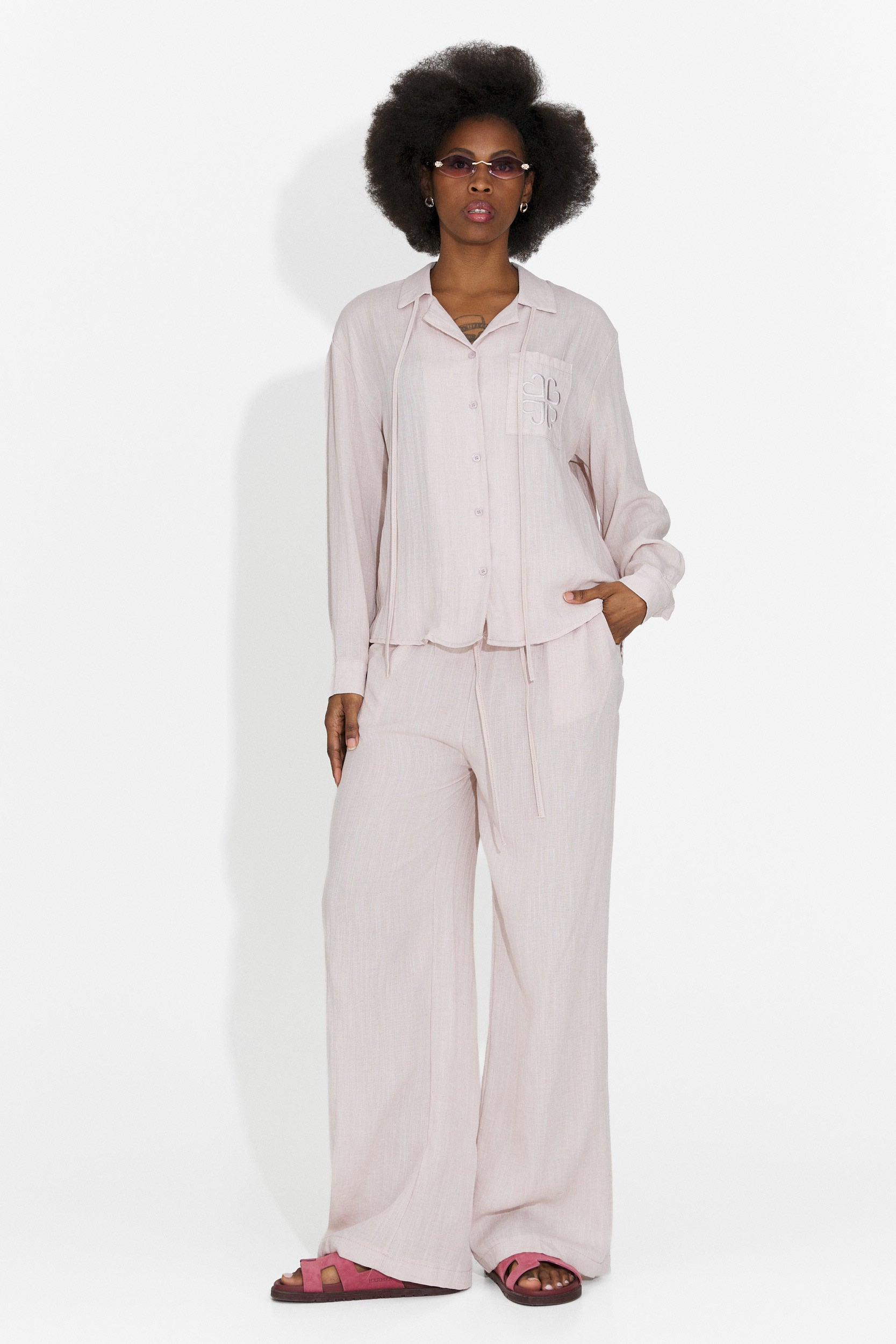 Compleu dama cu pantaloni roz Aralia Bogas