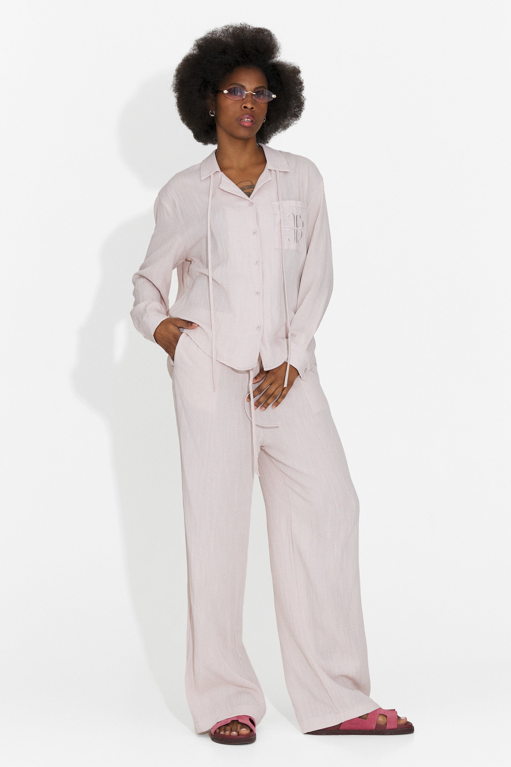 Compleu dama cu pantaloni roz Aralia Bogas