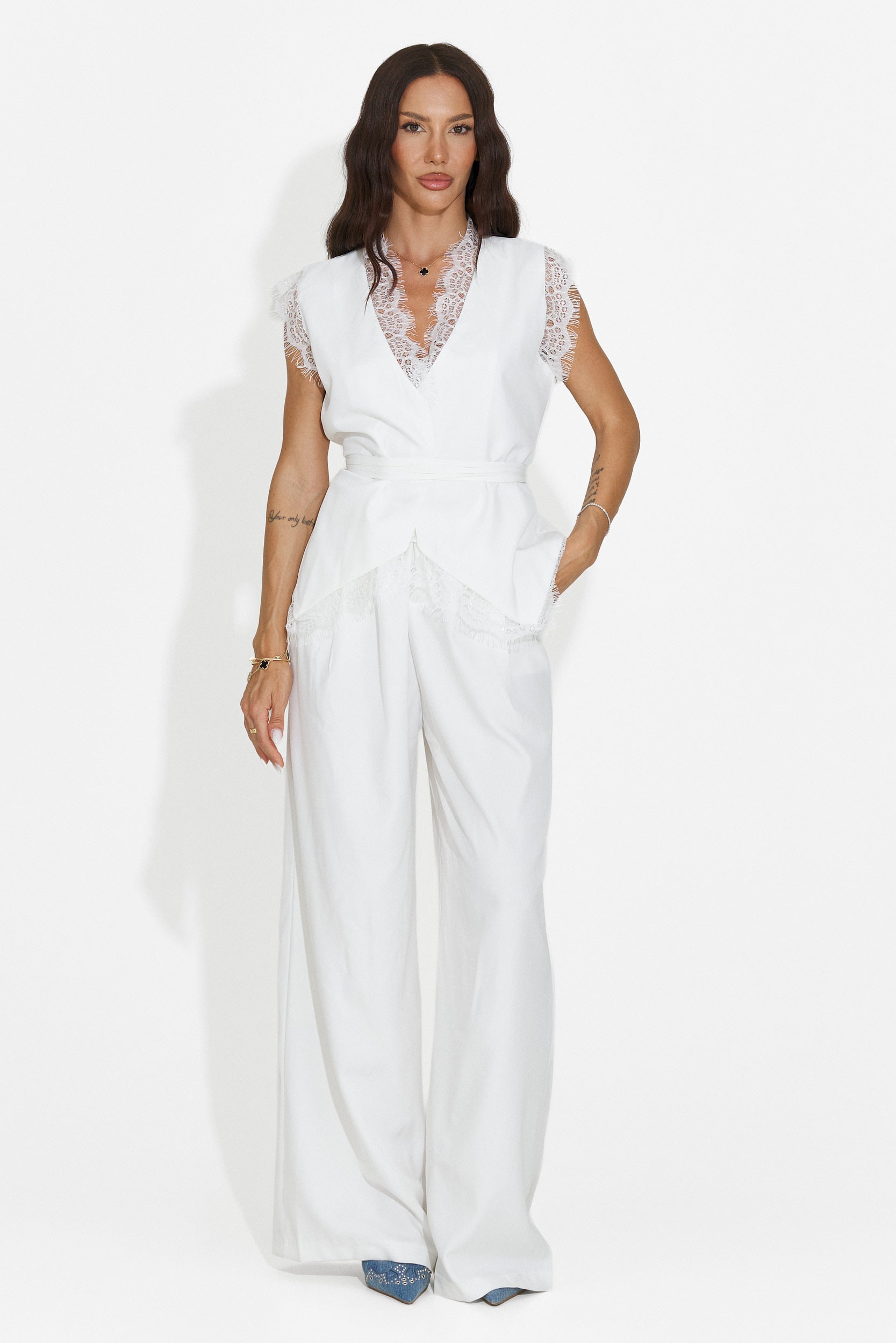 Compleu dama vesta + pantaloni alb Felania Bogas