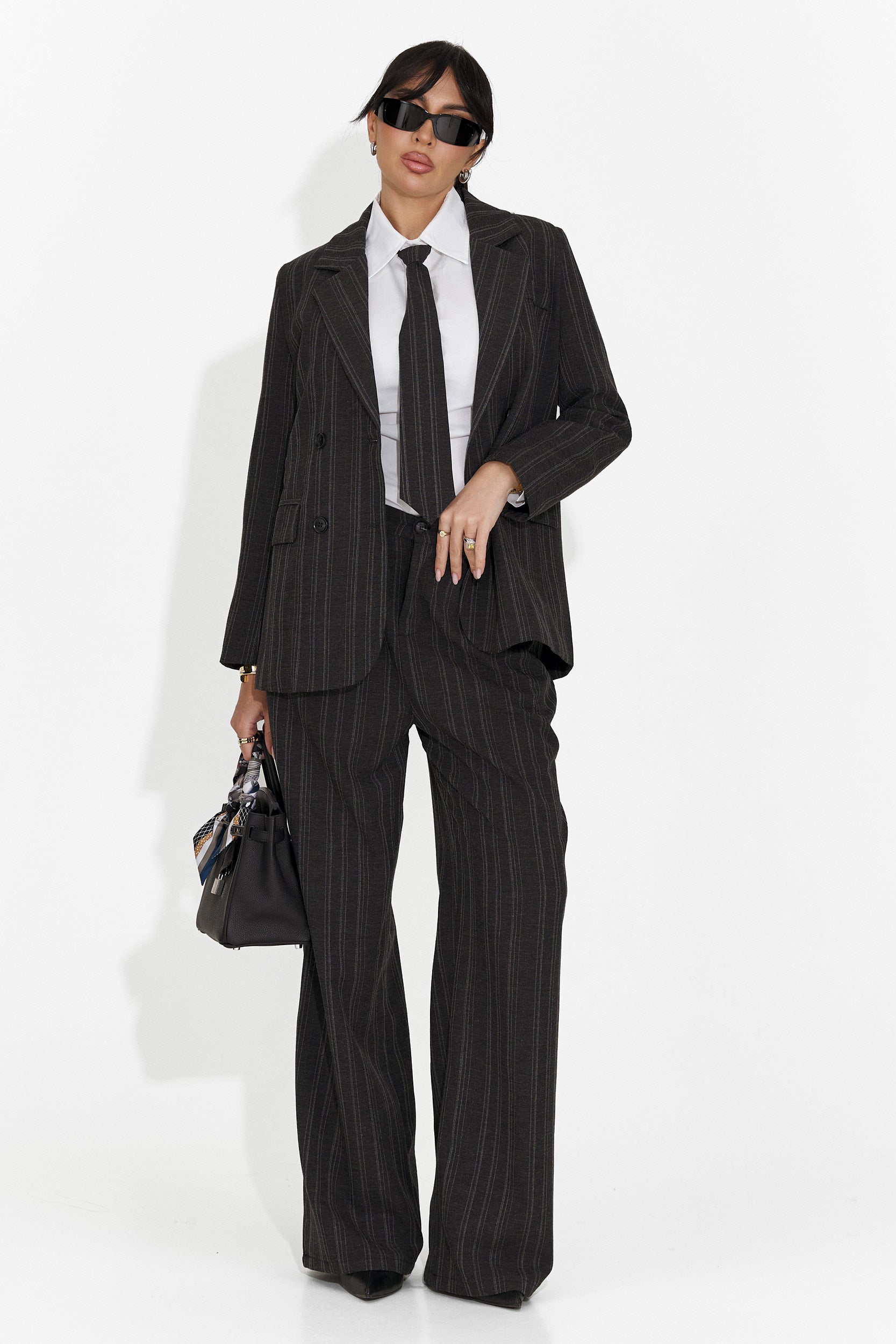 Costum dama 3 piese sacou + pantaloni + cravata negru Anhelica Bogas