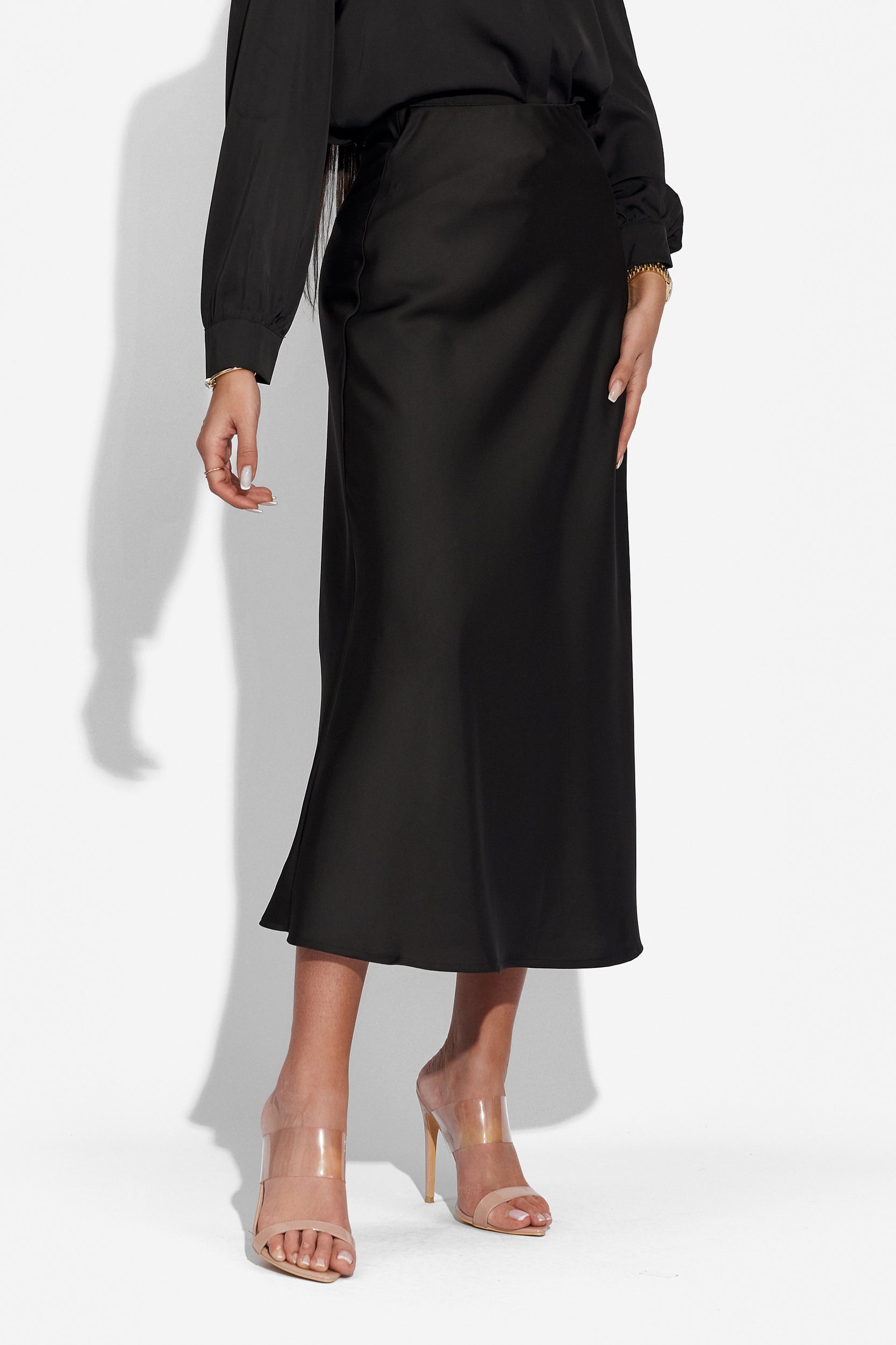 Fusta dama lunga saten neagra Rozita Bogas