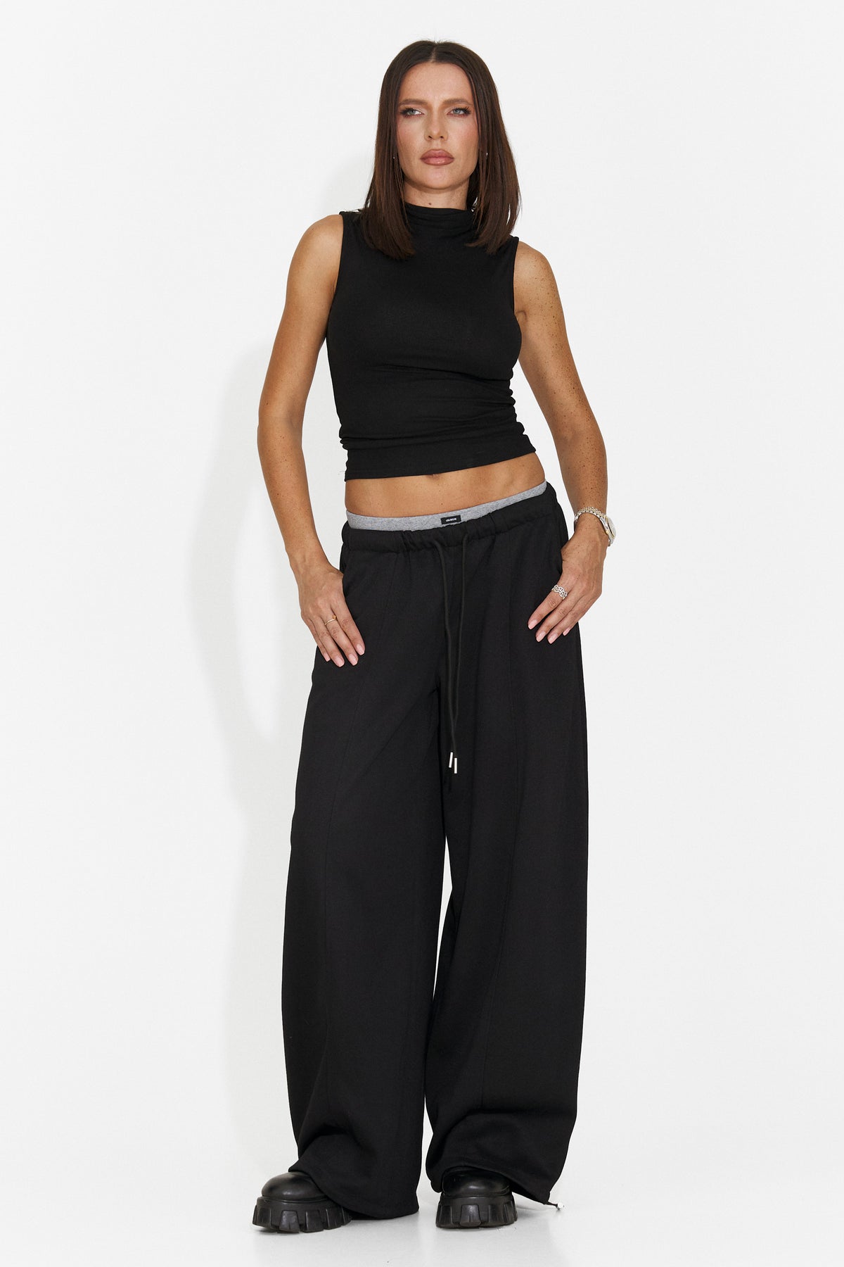 Pantaloni casual negri Velucnira Bogas