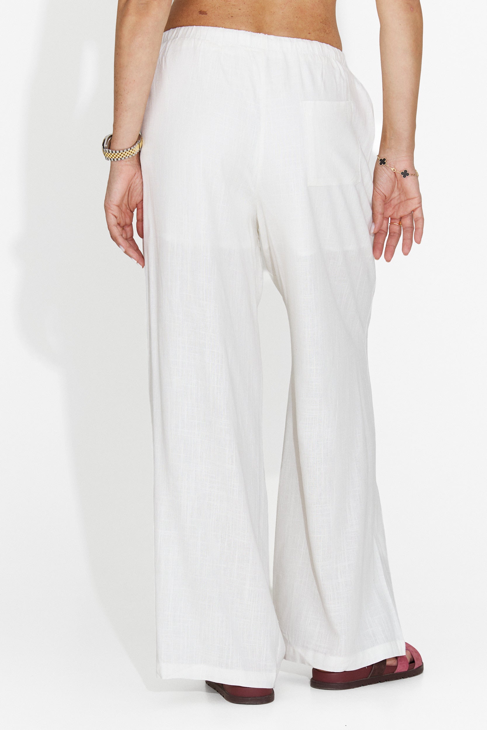 Pantaloni dama casual albi Cornflower Bogas
