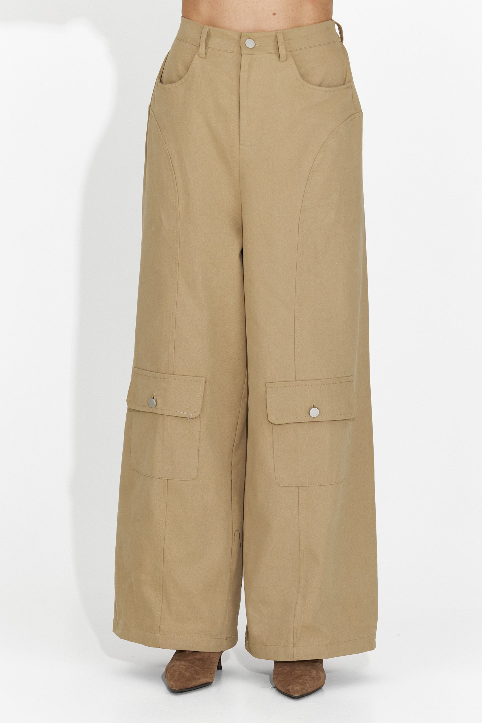 Pantaloni dama casual maro Nederia Bogas
