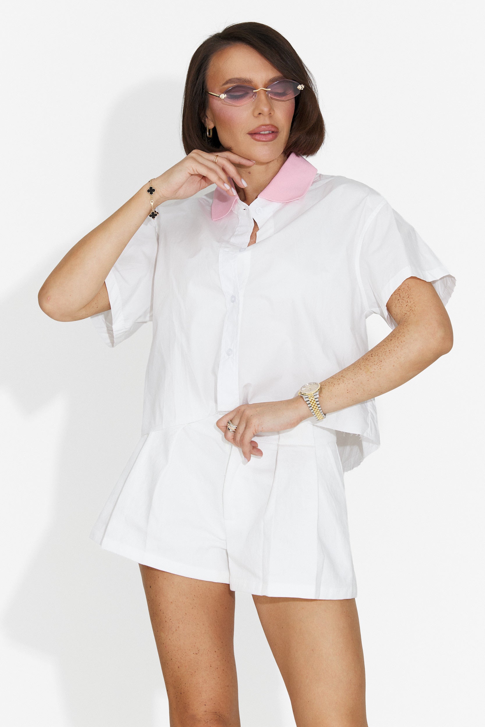 Pantaloni dama scurti albi Peonies Bogas