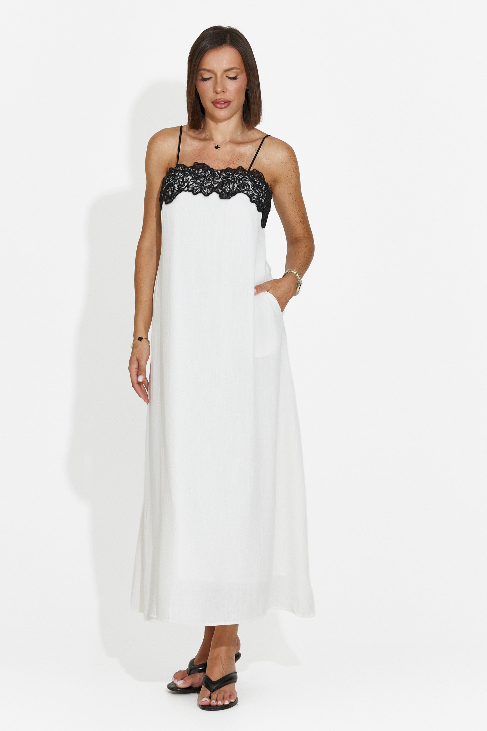Rochie dama scurta crem Lenisa Bogas