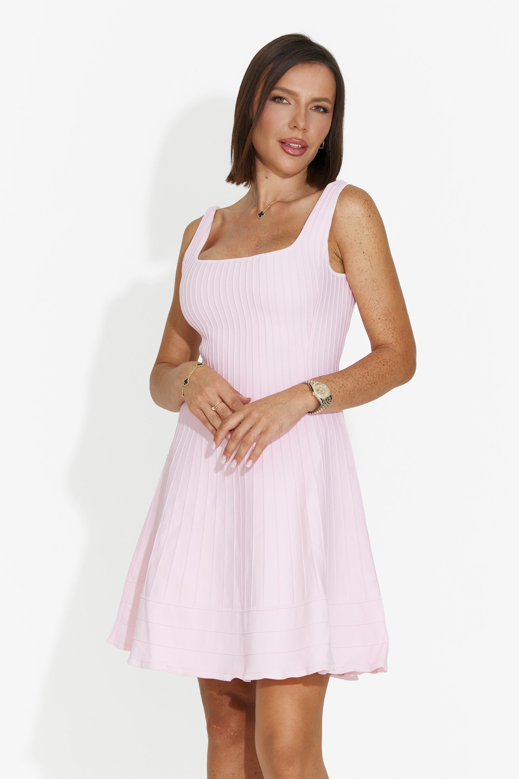 Rochie dama scurta roz Betana Bogas