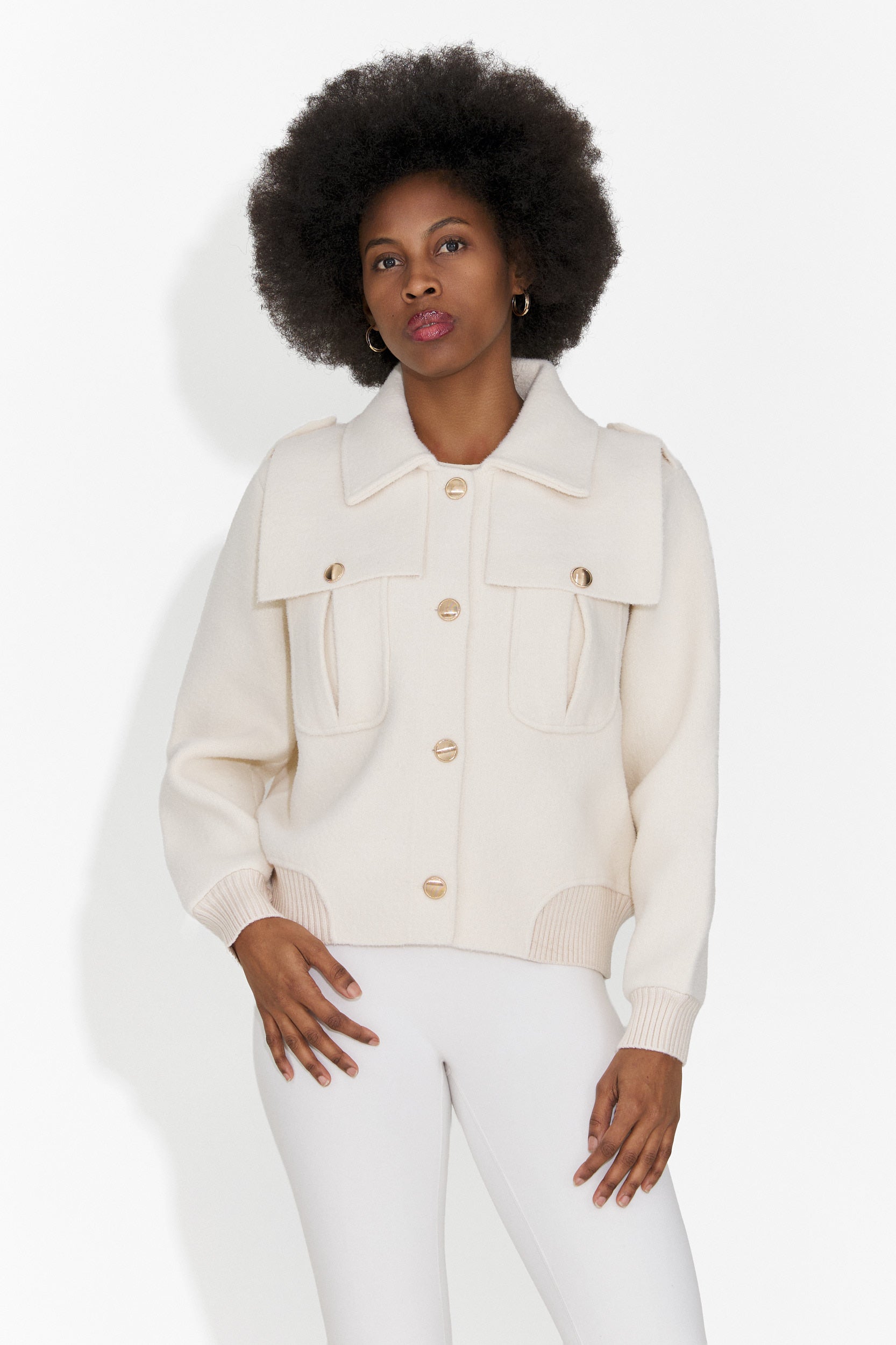 Jacheta dama eleganta crem Stelyana Bogas