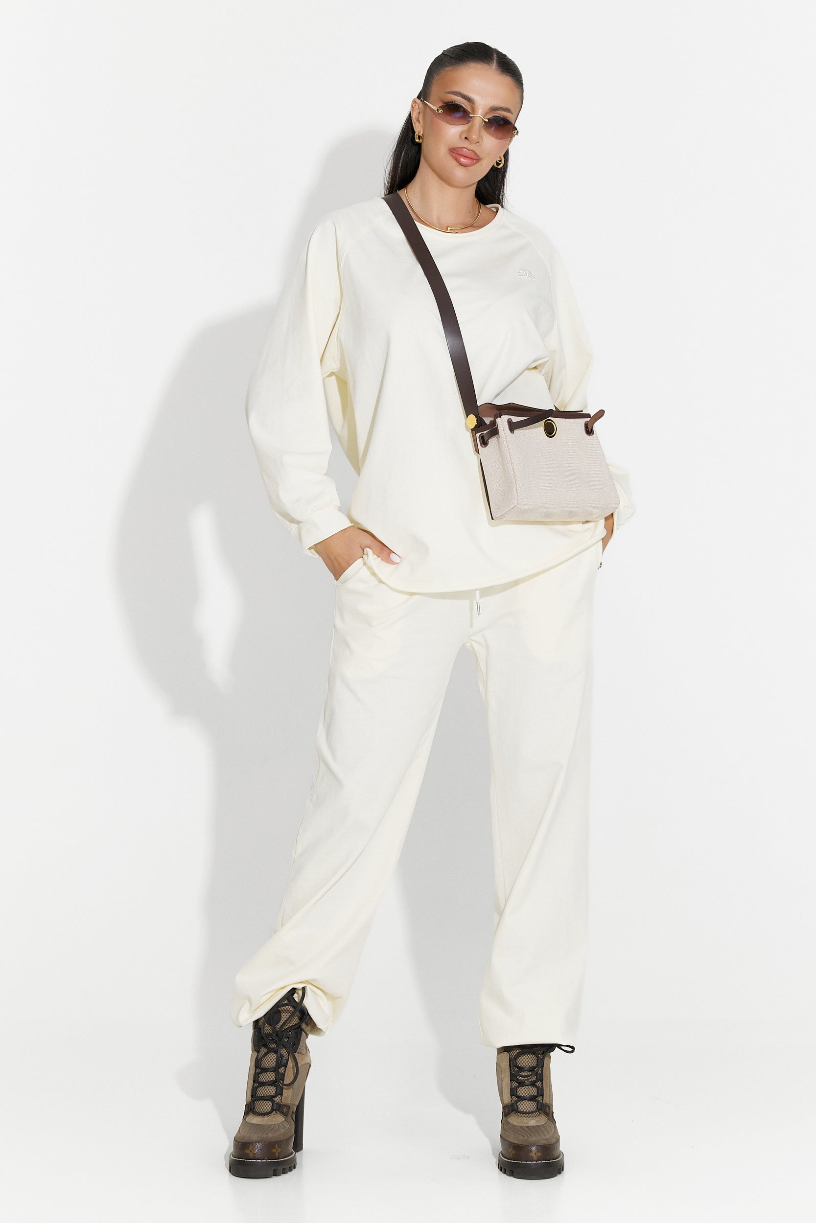 Women's casual beige tracksuit Clavira Bogas