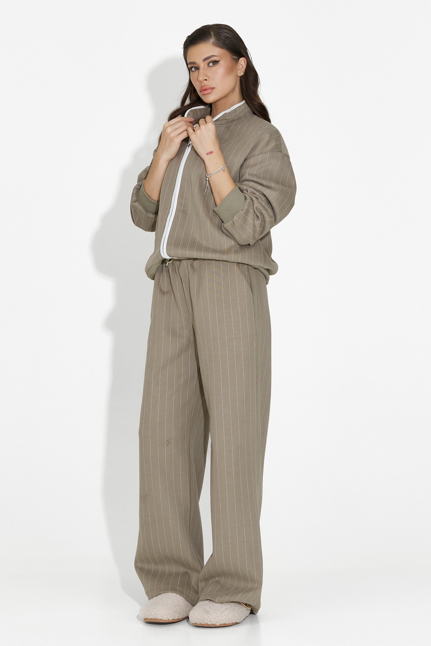 Saviera Bogas Casual Grey Women's Training