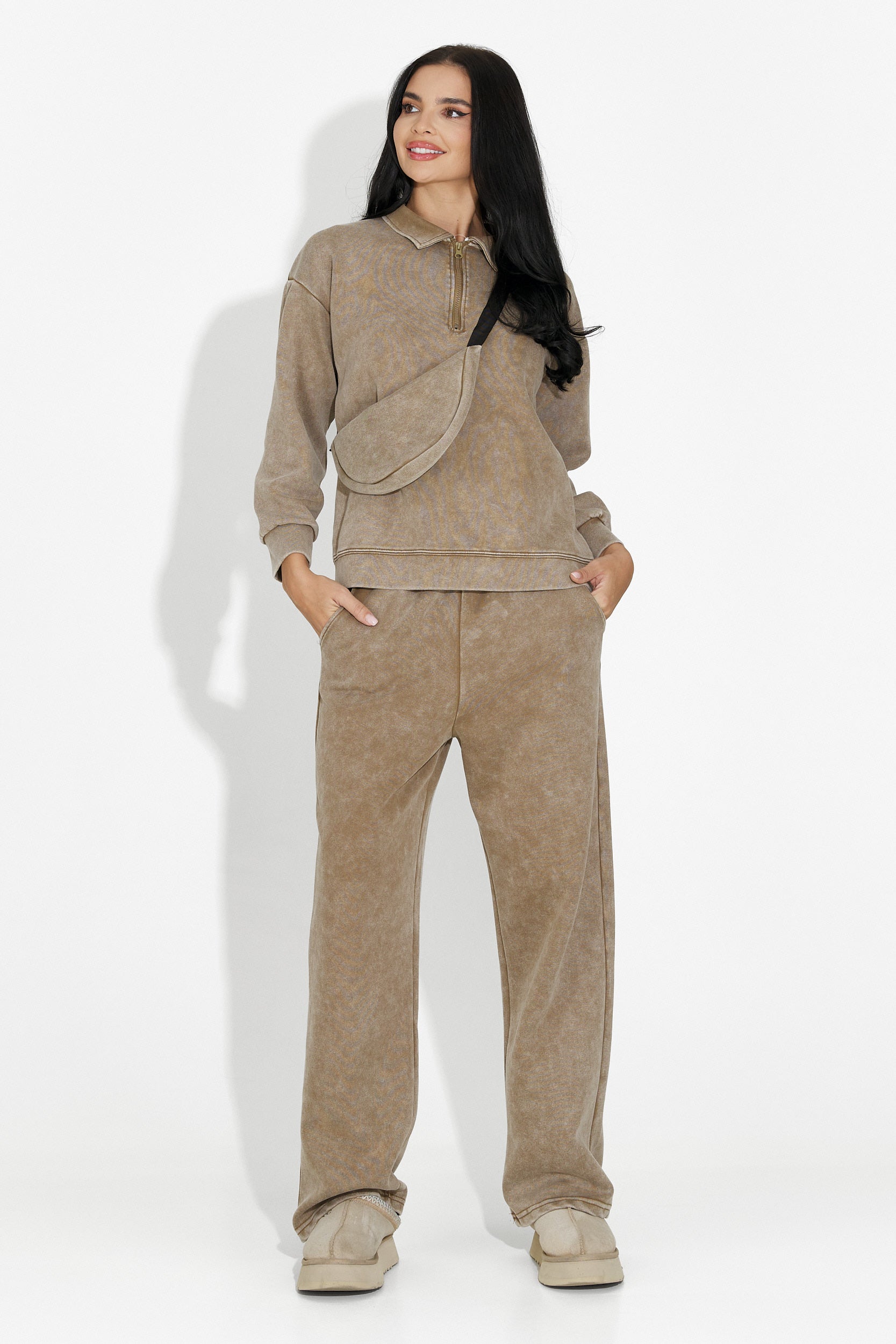 Casual brown Dionea Bogas women's training suit