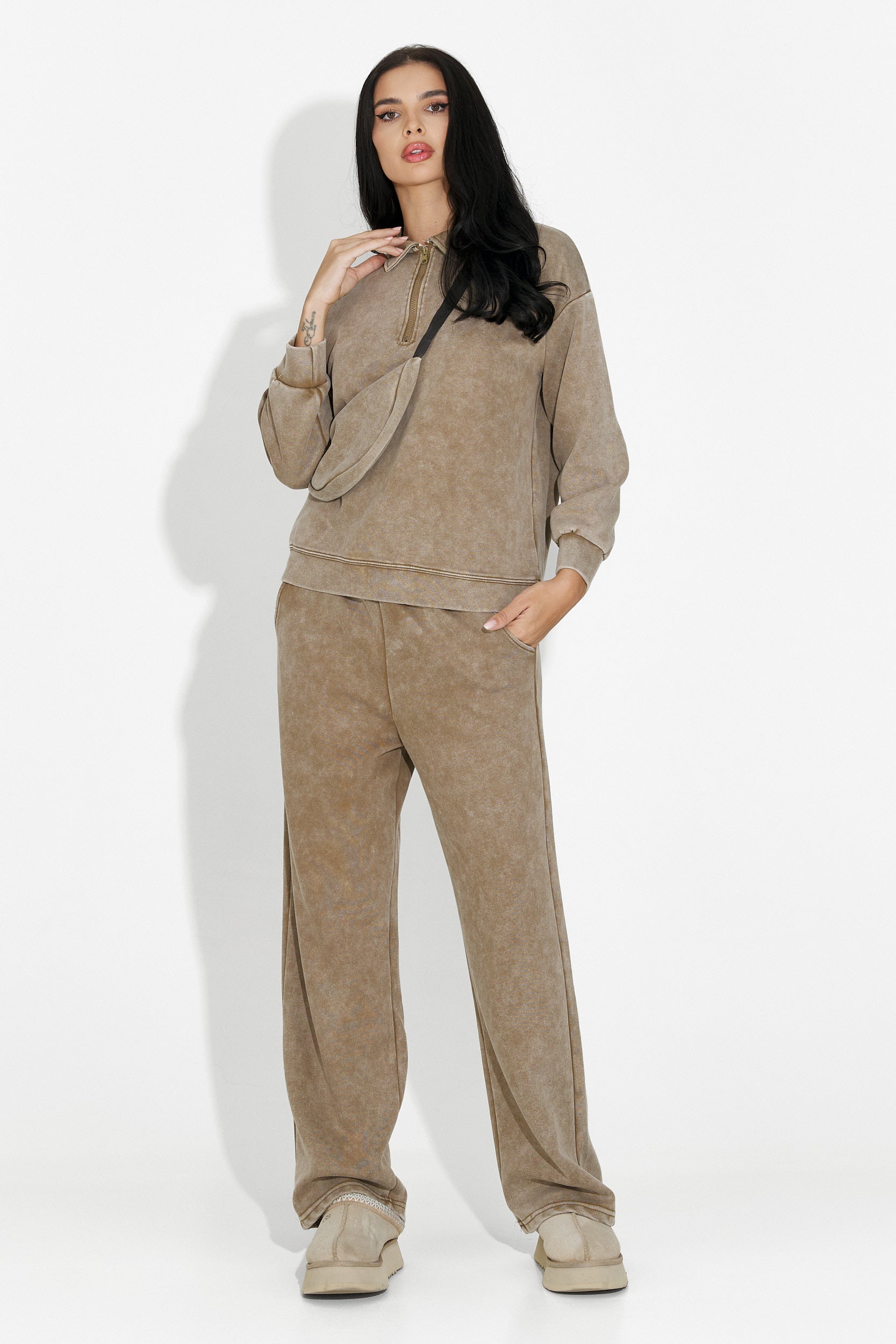 Casual brown Dionea Bogas women's training suit