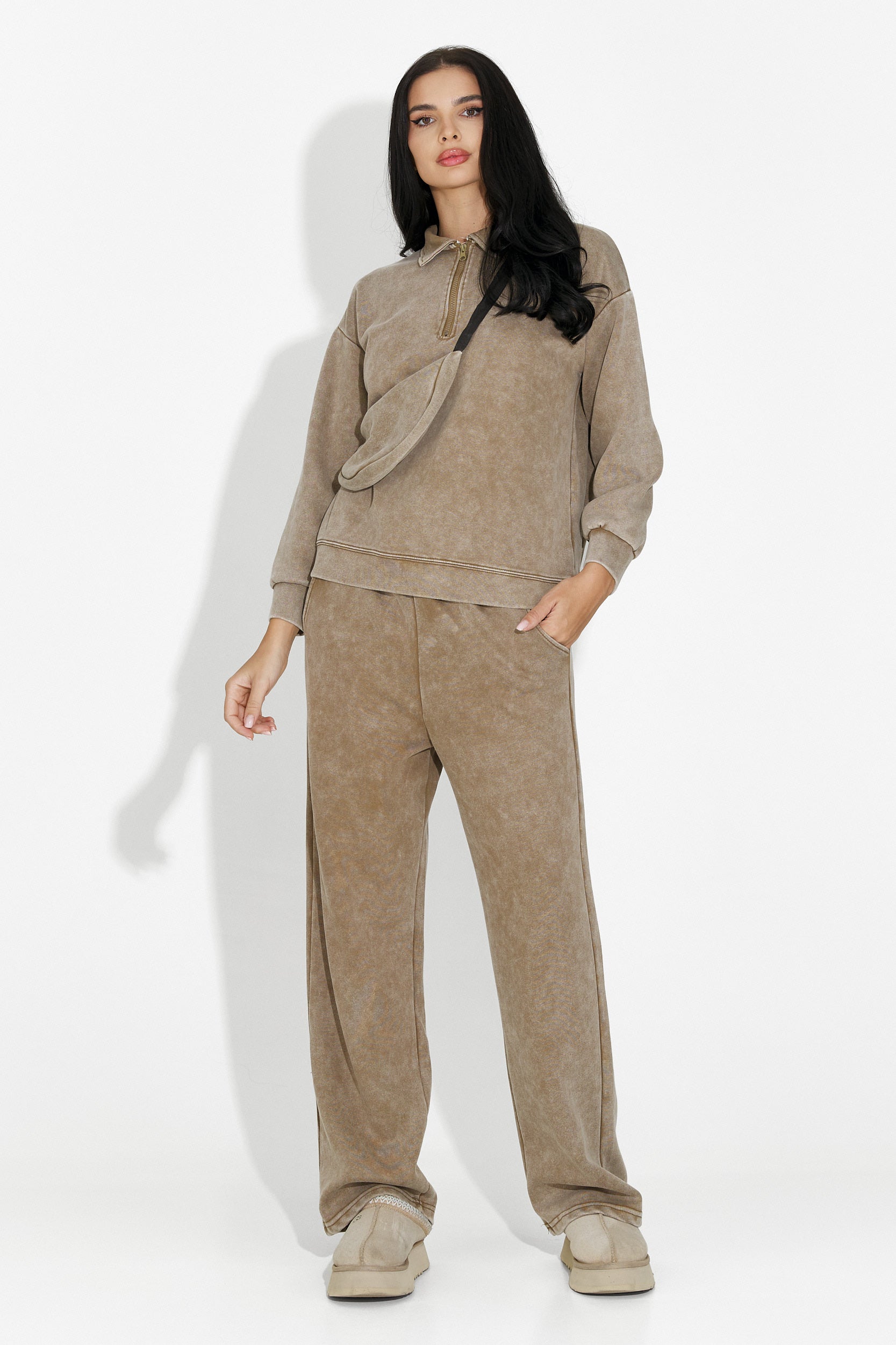 Casual brown Dionea Bogas women's training suit