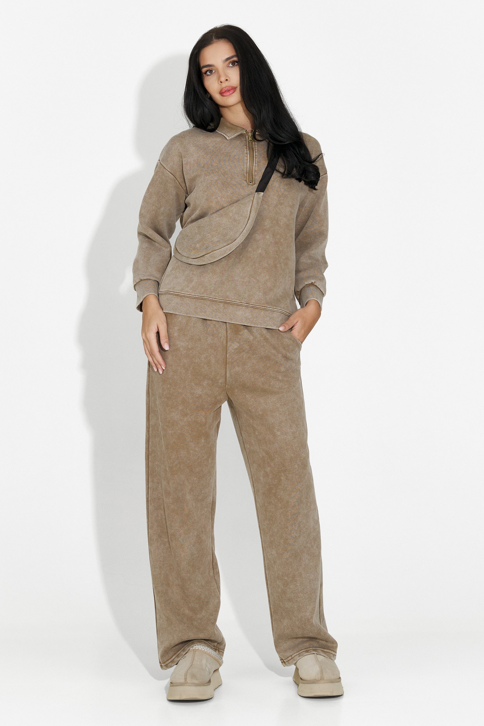 Casual brown Dionea Bogas women's training suit