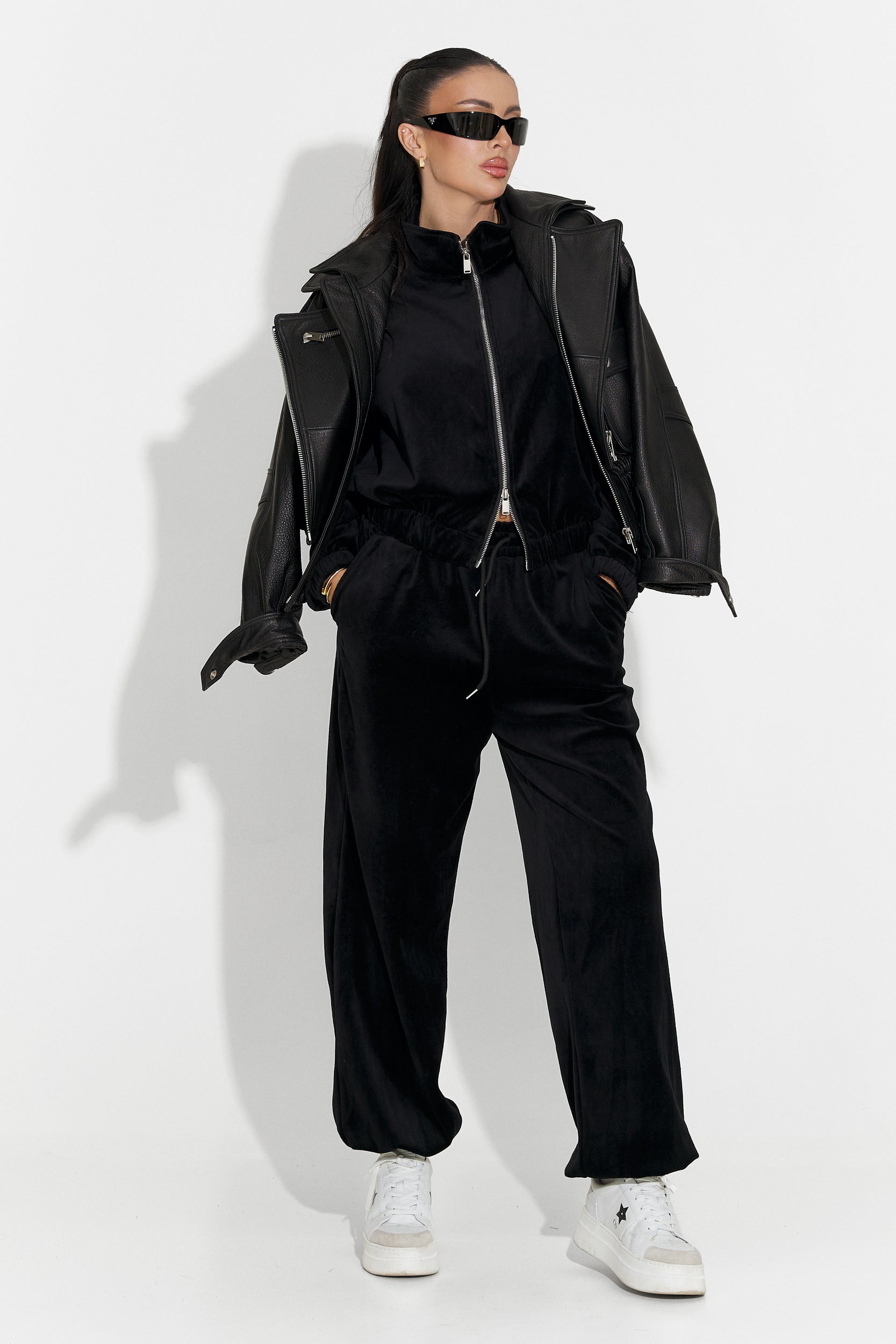 Women's casual black tracksuit Eidena Bogas
