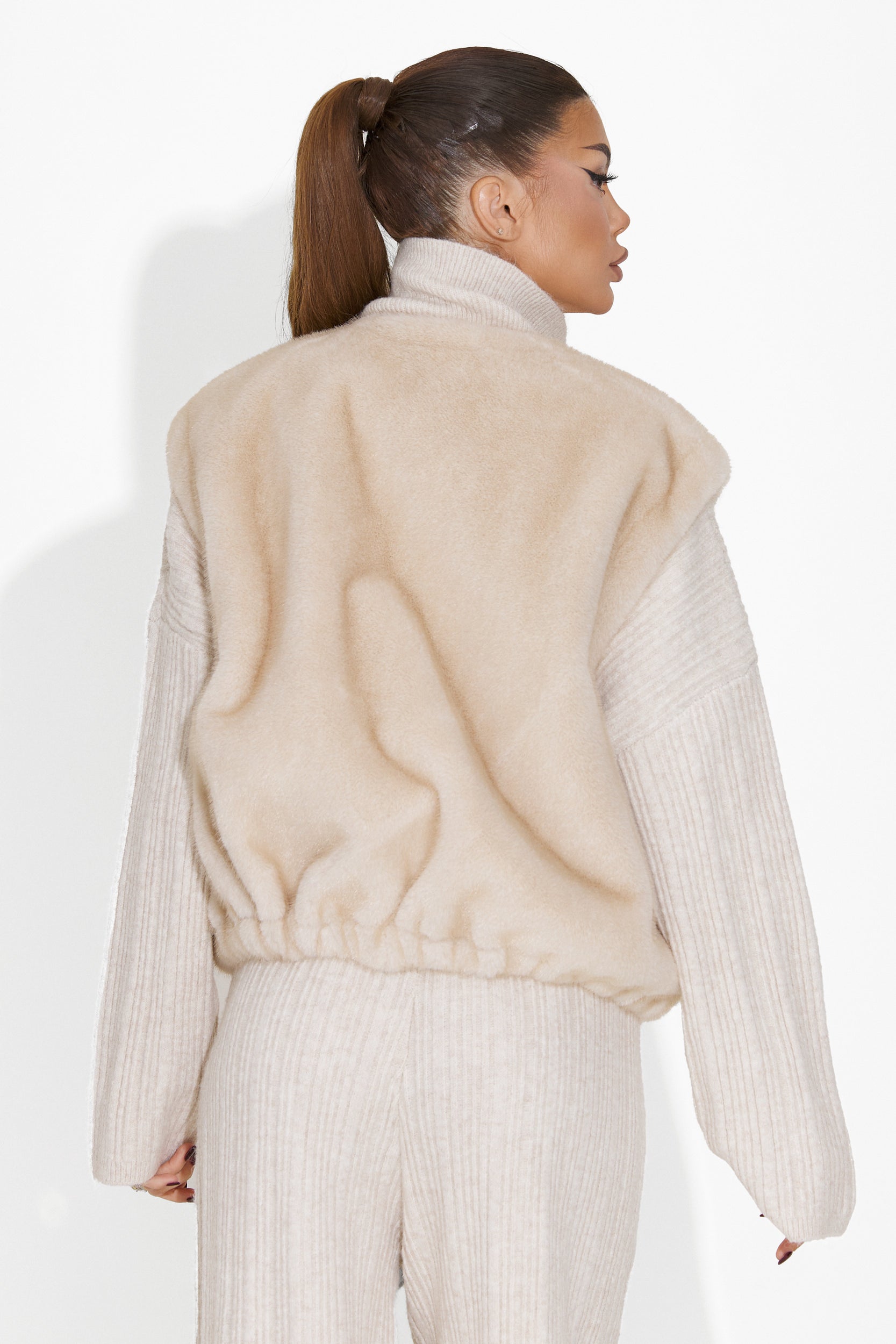 Vesta casual beige Caiana Bogas
