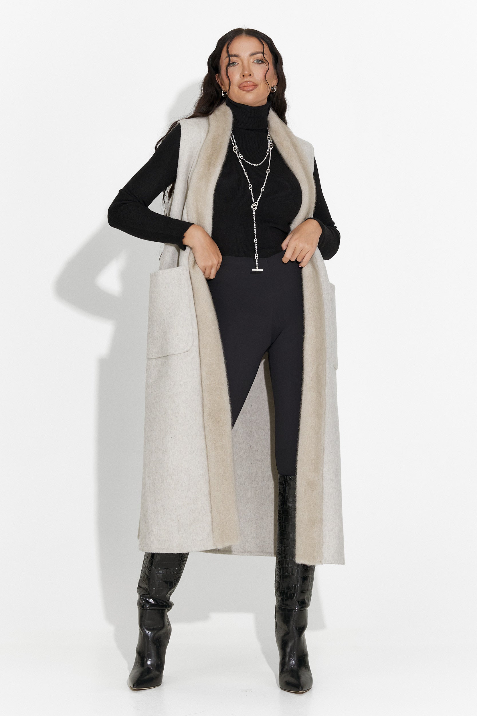 Elegant beige women's vest Brania Bogas