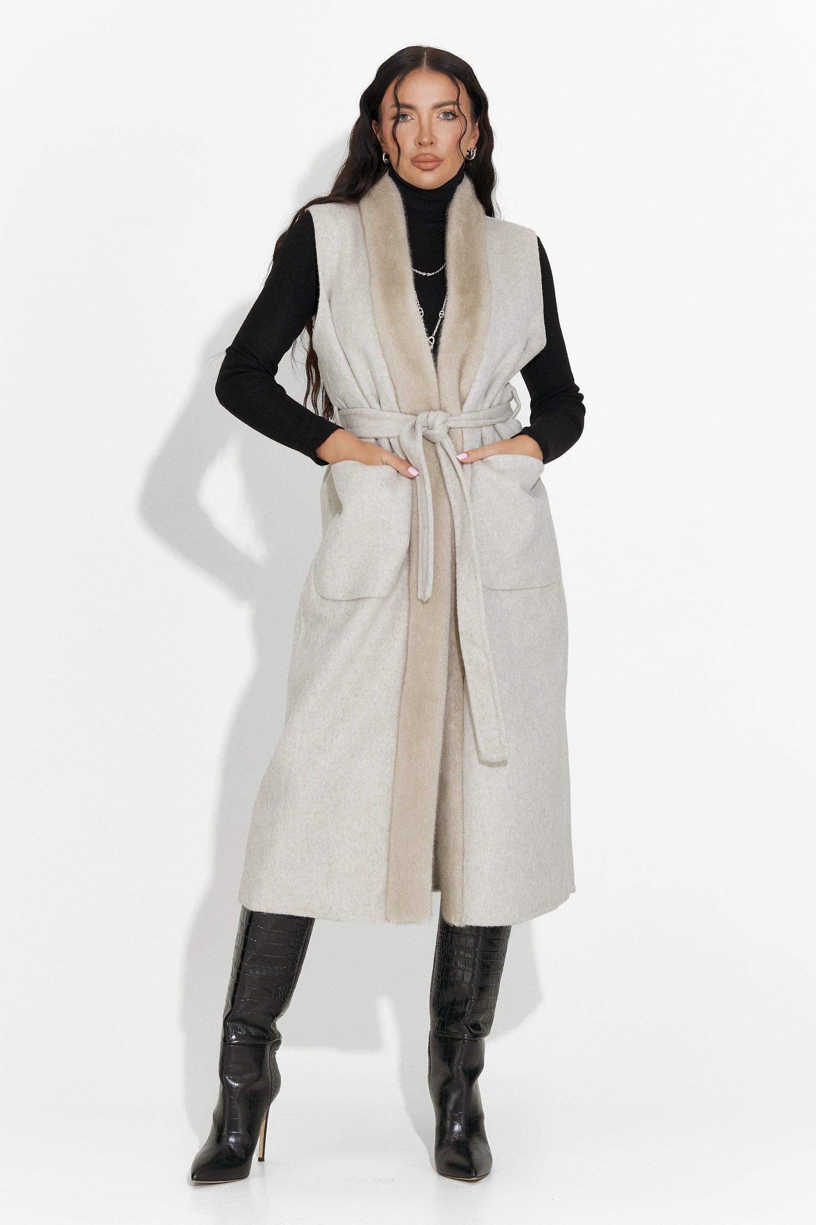 Elegant beige women's vest Brania Bogas