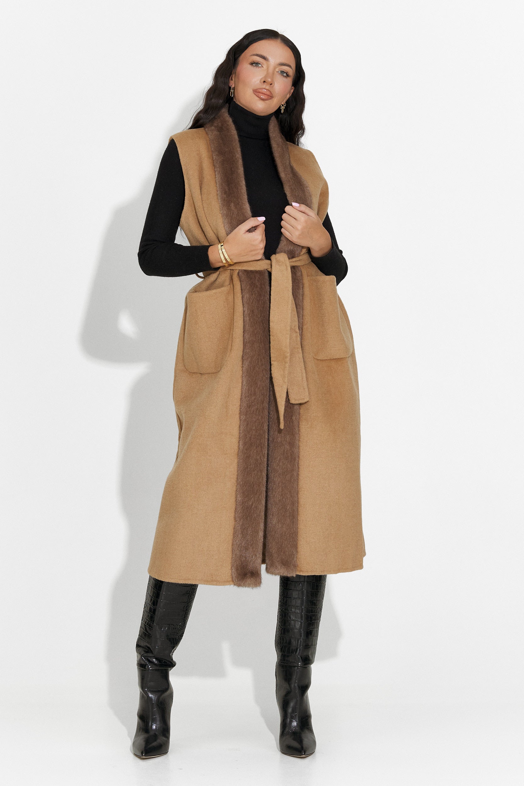 Elegant brown women's vest Brania Bogas