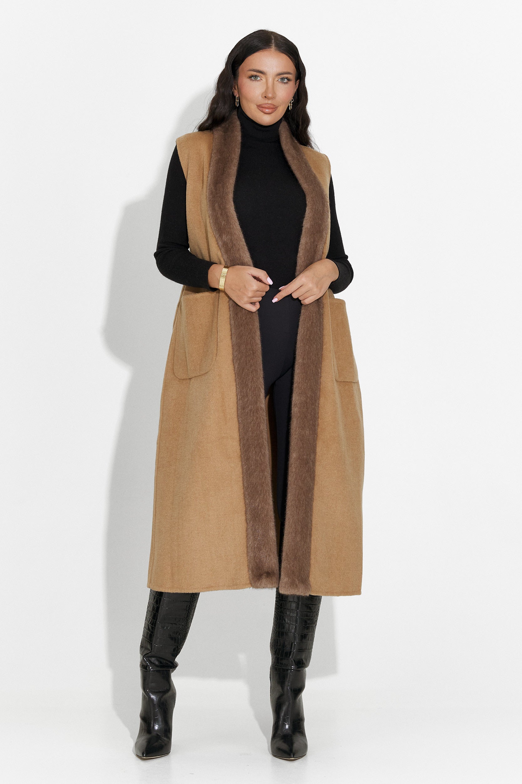 Elegant brown women's vest Brania Bogas