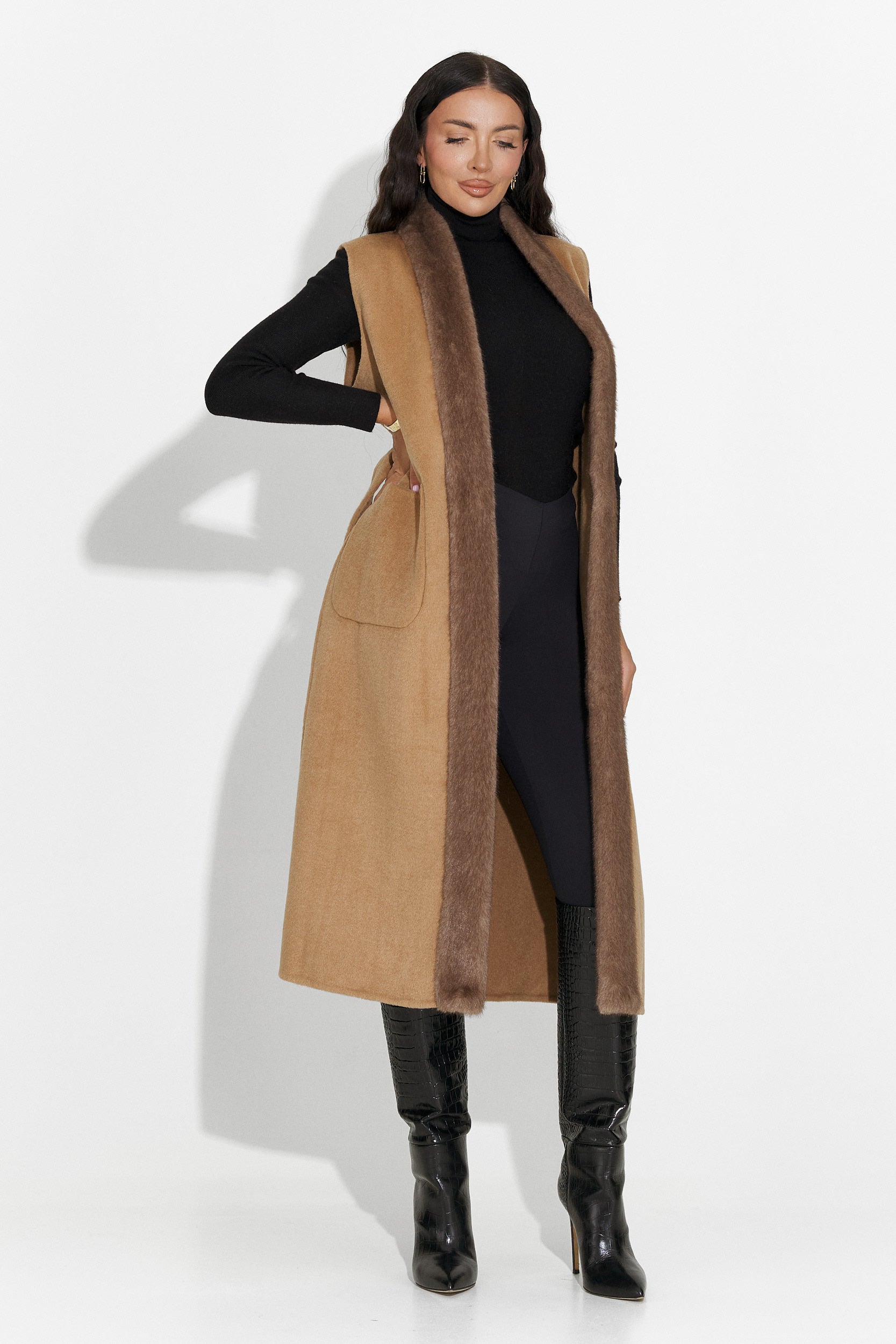 Elegant brown women's vest Brania Bogas