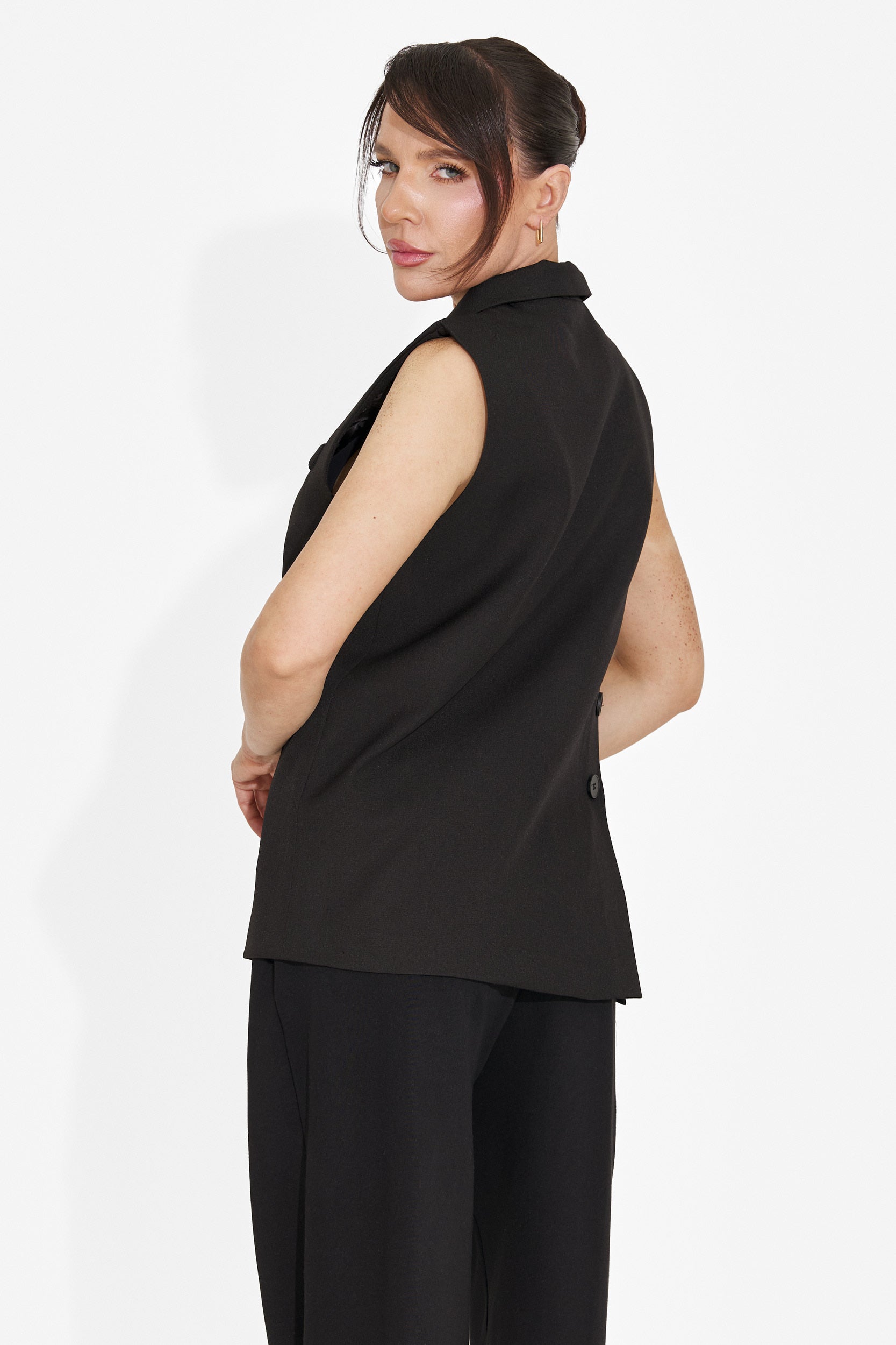 Vesta dama eleganta neagra Ciela Bogas