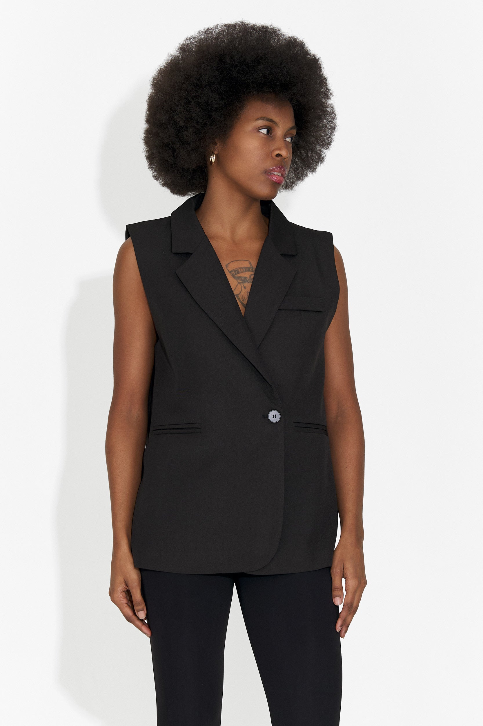 Vesta dama eleganta neagra Ciela Bogas