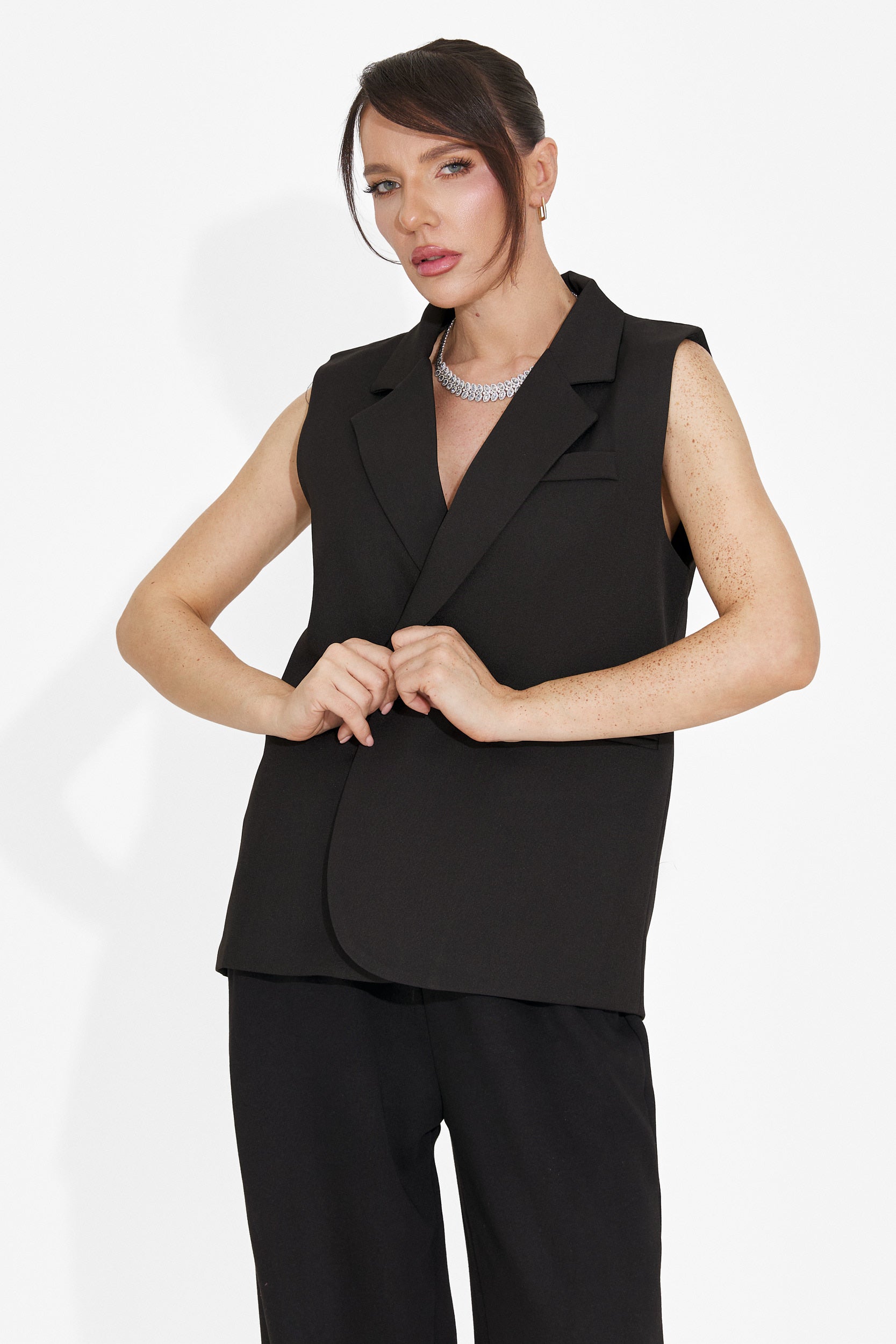 Vesta dama eleganta neagra Ciela Bogas