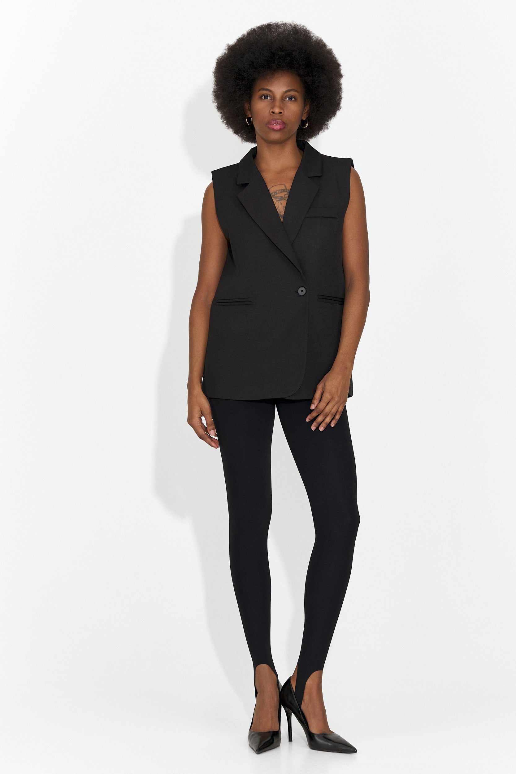 Vesta dama eleganta neagra Ciela Bogas